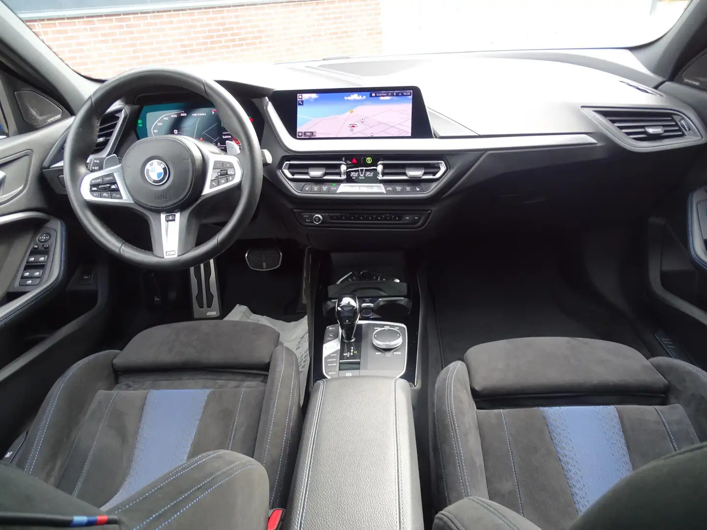 BMW 135 1-serie M135i xDrive High Executive PANORAMADAK|HE Blauw - 2