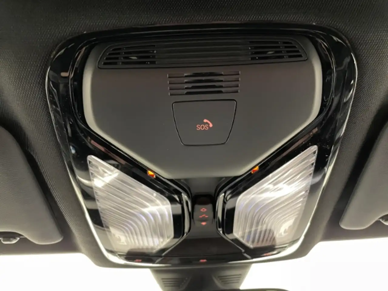BMW 318 i Touring MSport Automatik LED Navi Pano PDC 15