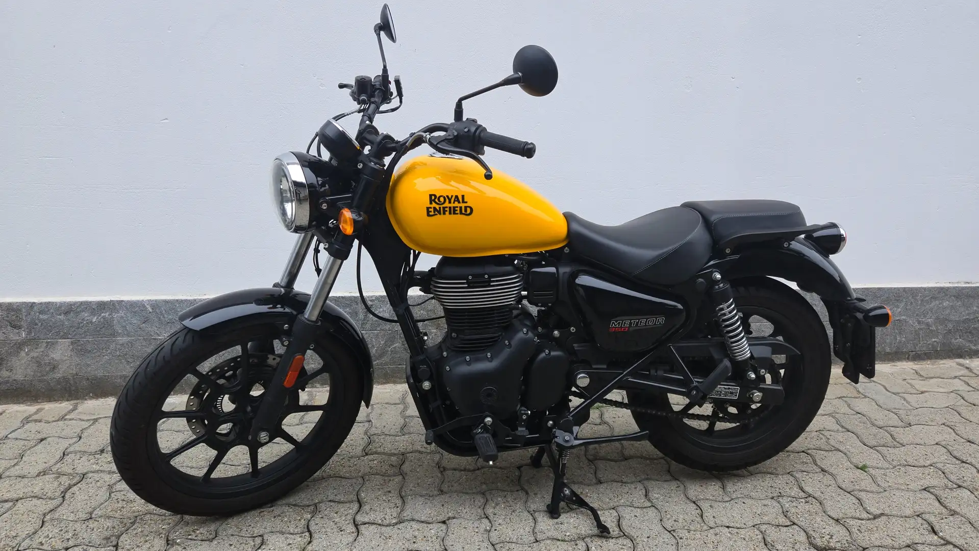 Royal Enfield Meteor 350 EURO 5 ABS Giallo - 1