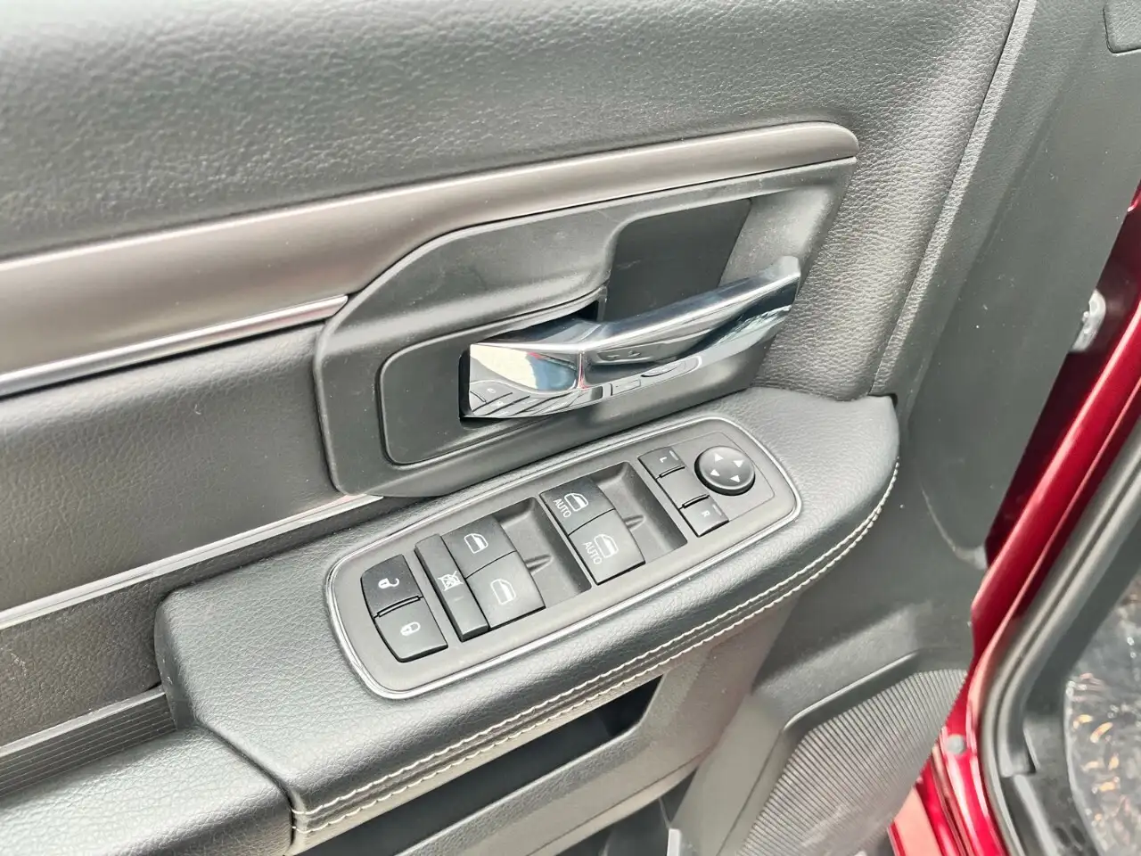 RAM 1500 снимка RAM 1500