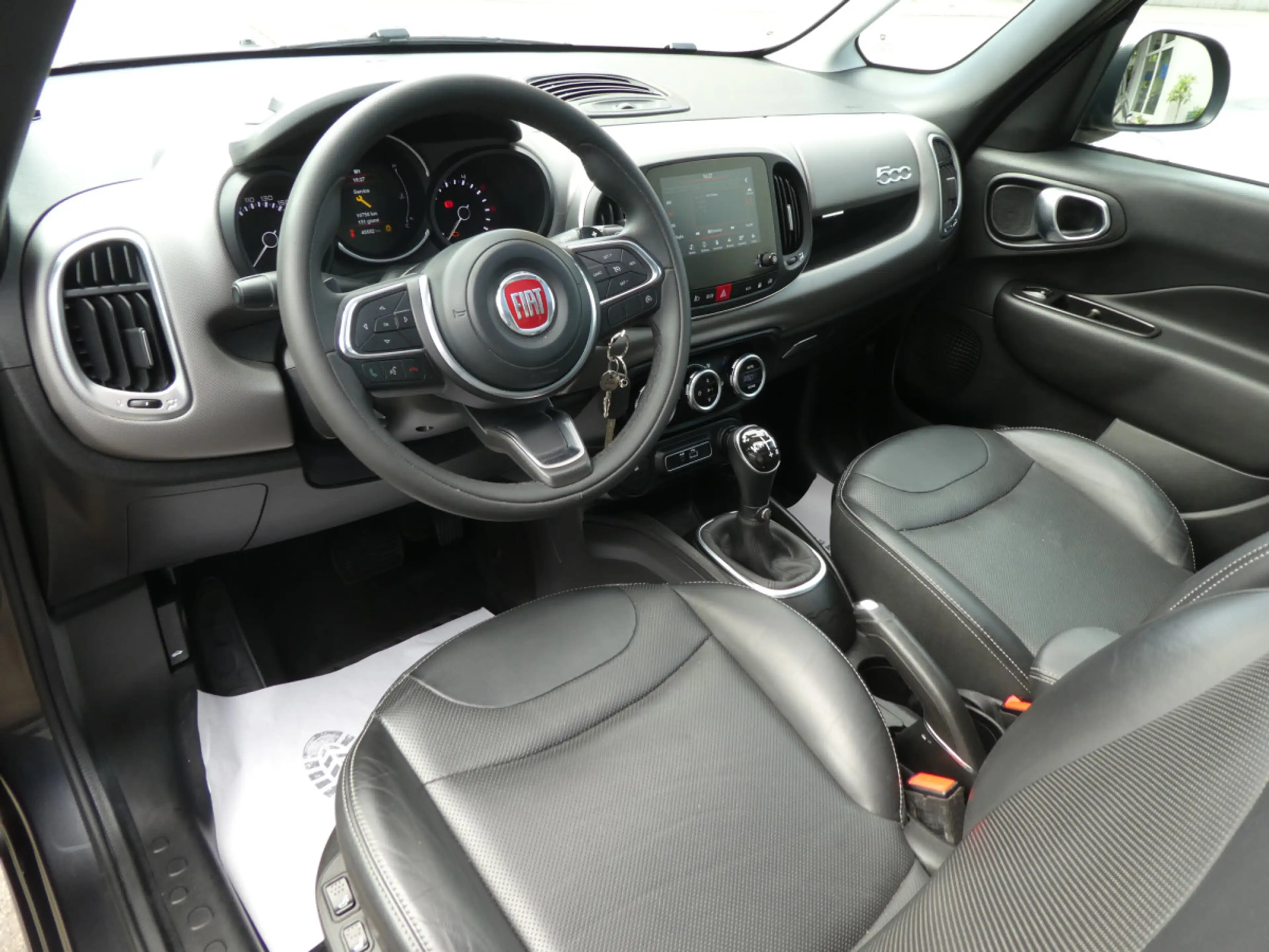 Fiat 500L MultiJet Auto. Luxe "7places" — photo 3