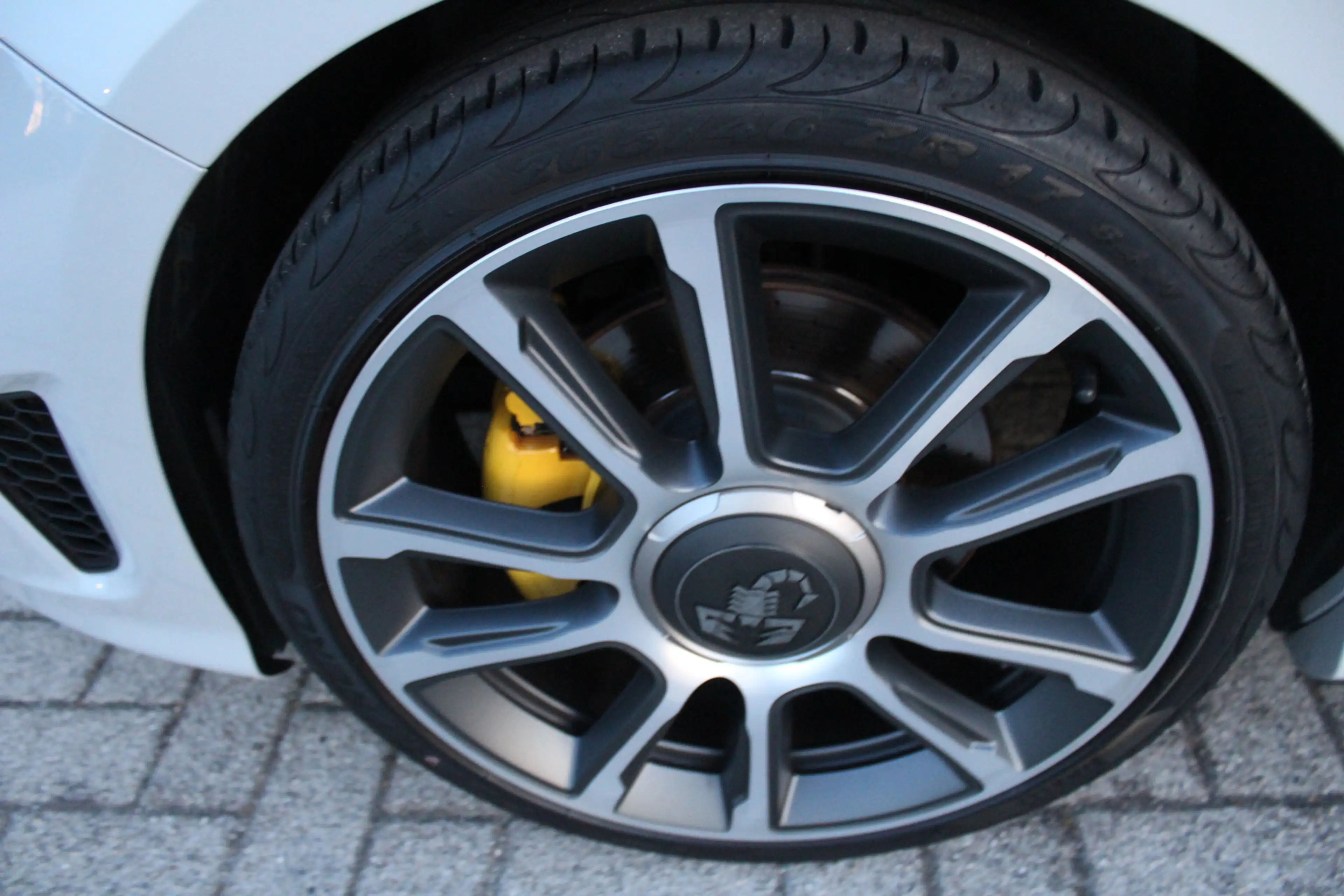 Fiat 500 Abarth 1.4 T-Jet 595 Turismo 70th Anniversary Clima-Navi- — photo 10