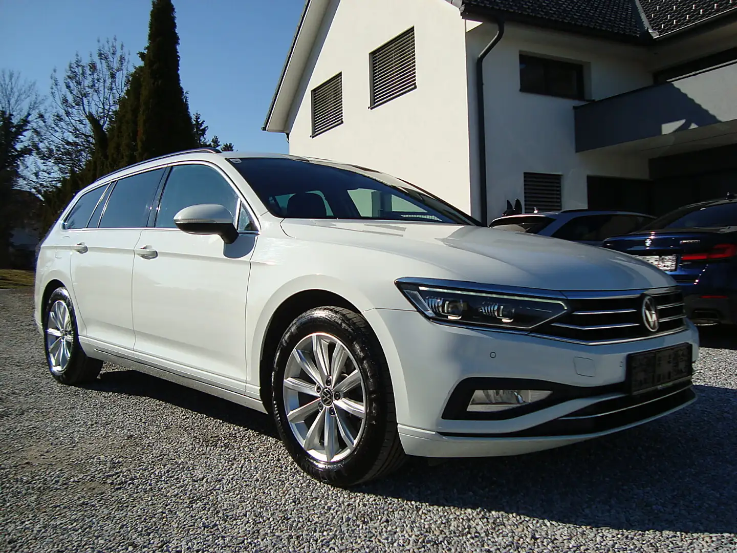 Volkswagen Passat Variant 4-Motion DSG 200PS IQ-MATRIX TOP !! Weiß - 1