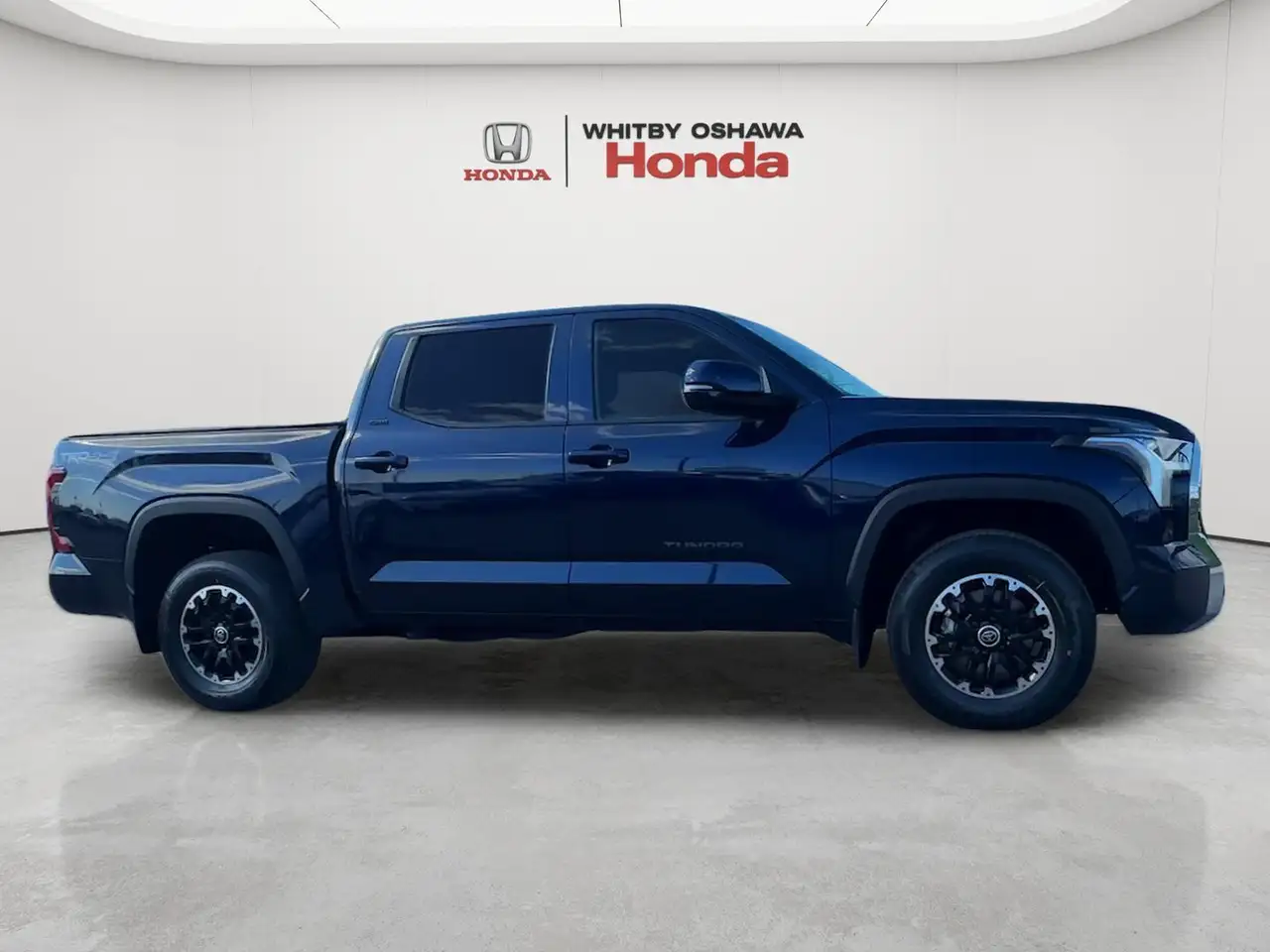 Toyota Tundra снимка Toyota Tundra