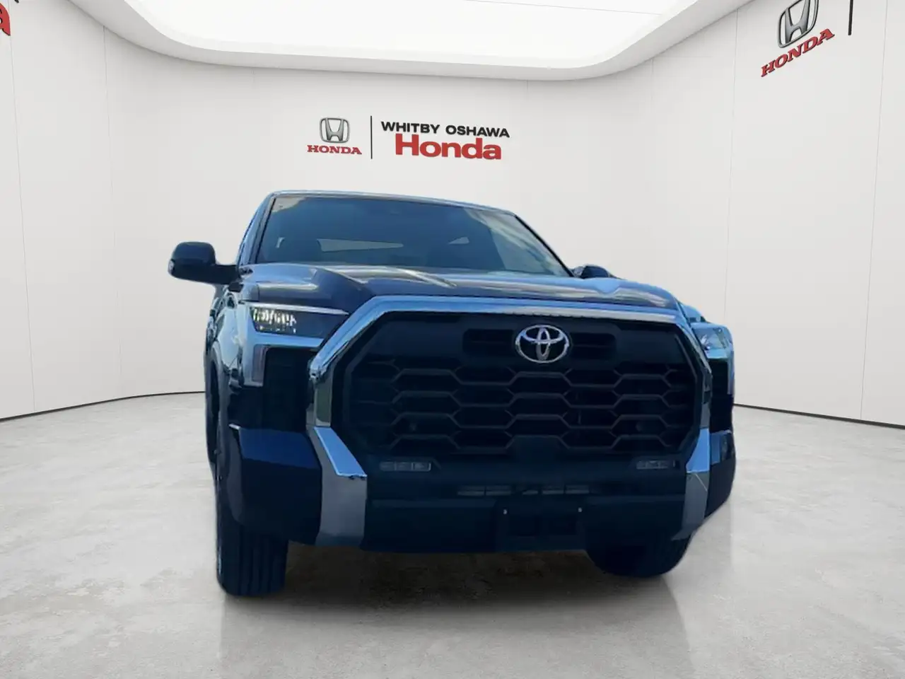 Toyota Tundra снимка Toyota Tundra