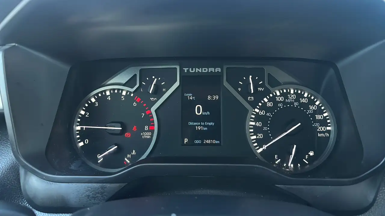 Toyota Tundra снимка Toyota Tundra