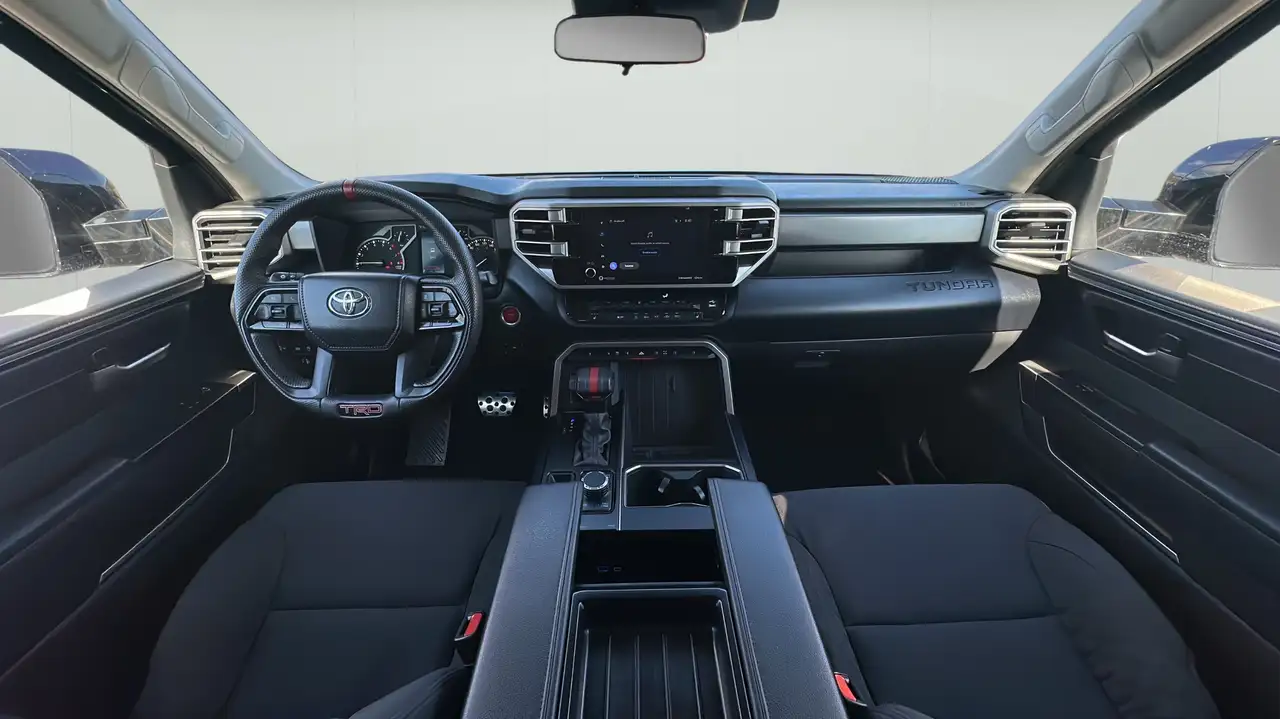 Toyota Tundra снимка Toyota Tundra