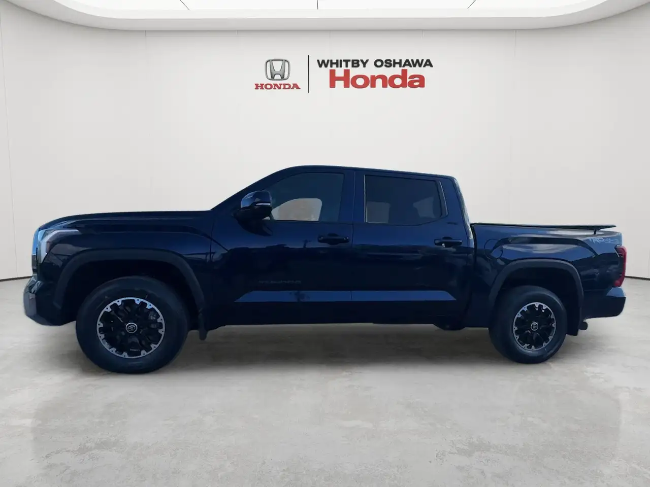 Toyota Tundra снимка Toyota Tundra