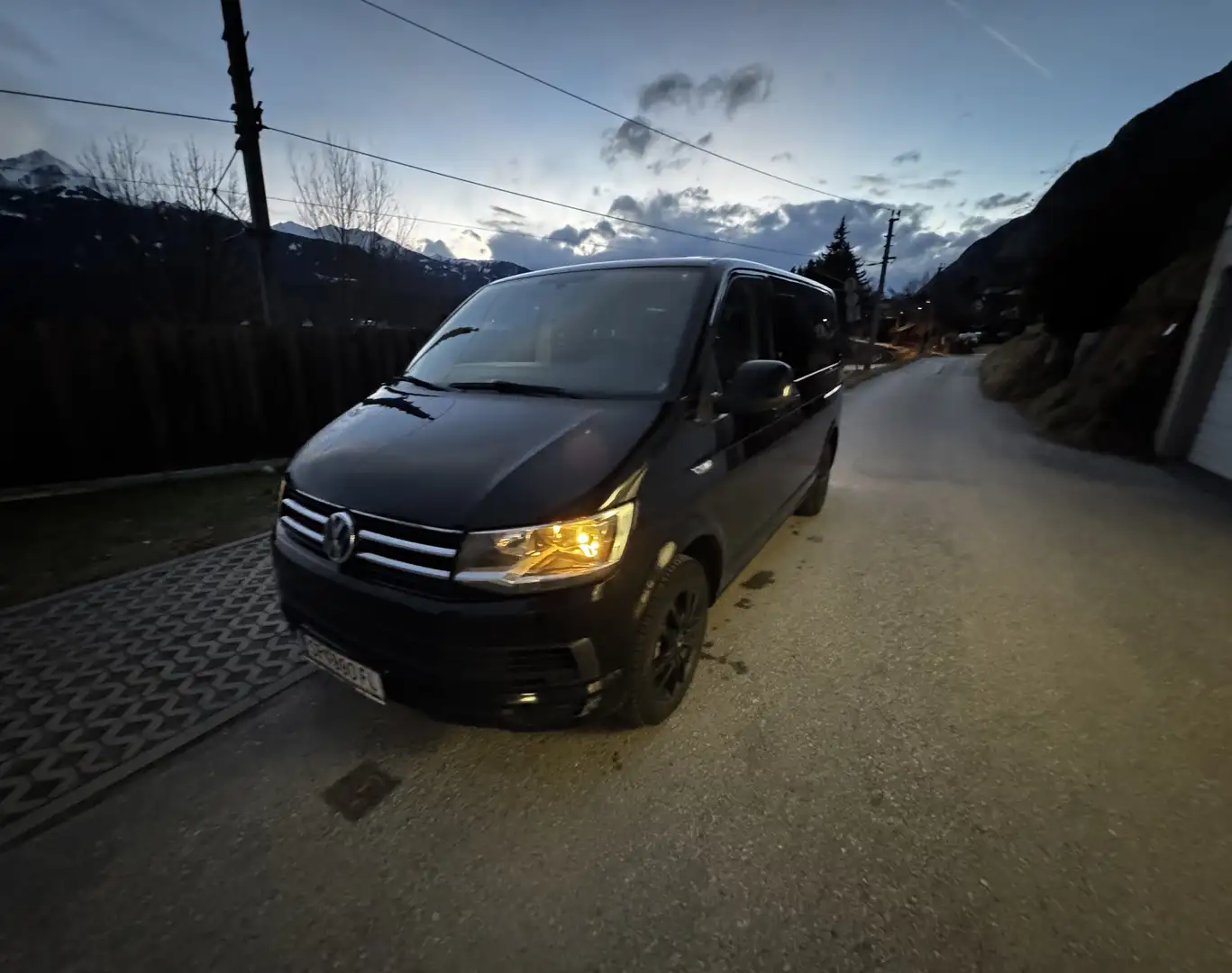 Volkswagen T6 Multivan Comfortline 2,0 TDI BMT DSG - 2
