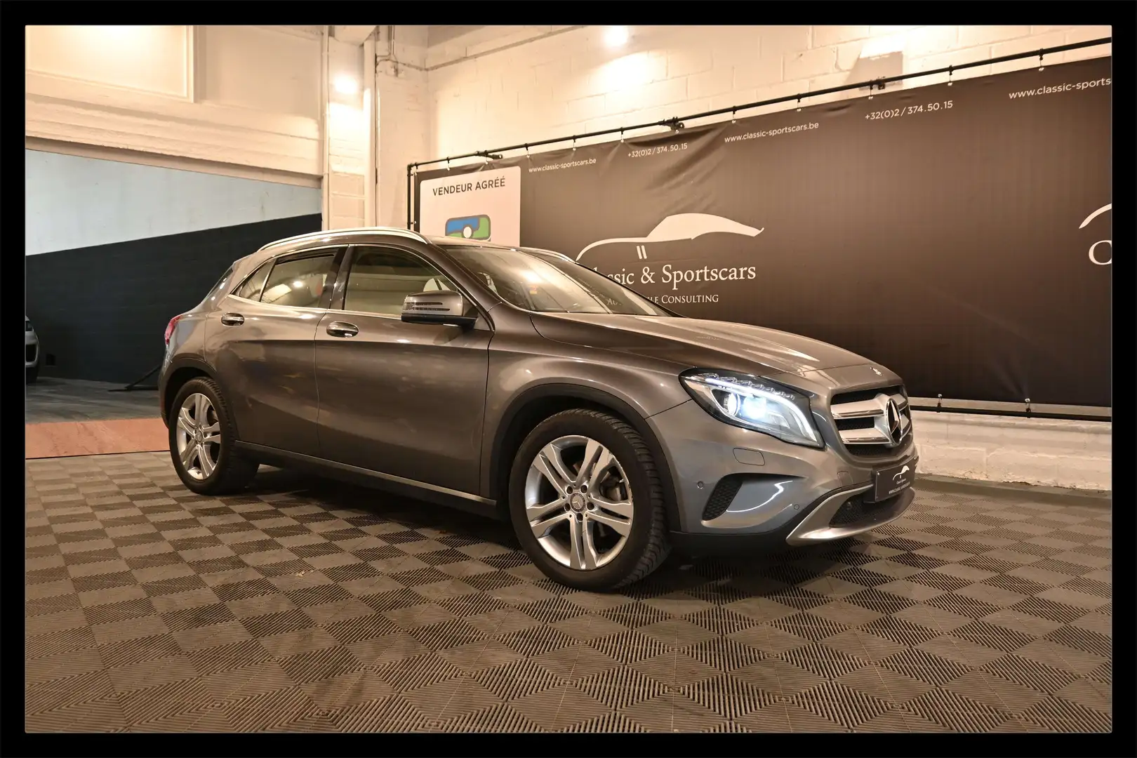 Mercedes-Benz GLA 220 GLA 220 d 4-Matic / TOIT PANO / CAMERA / XENON Gris - 1
