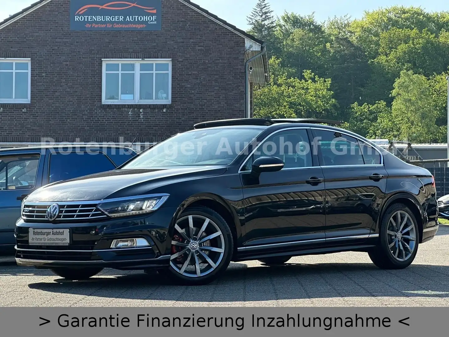 Volkswagen Passat 2.0 TDI*HIGHLINE*R-LINE*PANORAMA*TÜV NEU* Zwart - 1