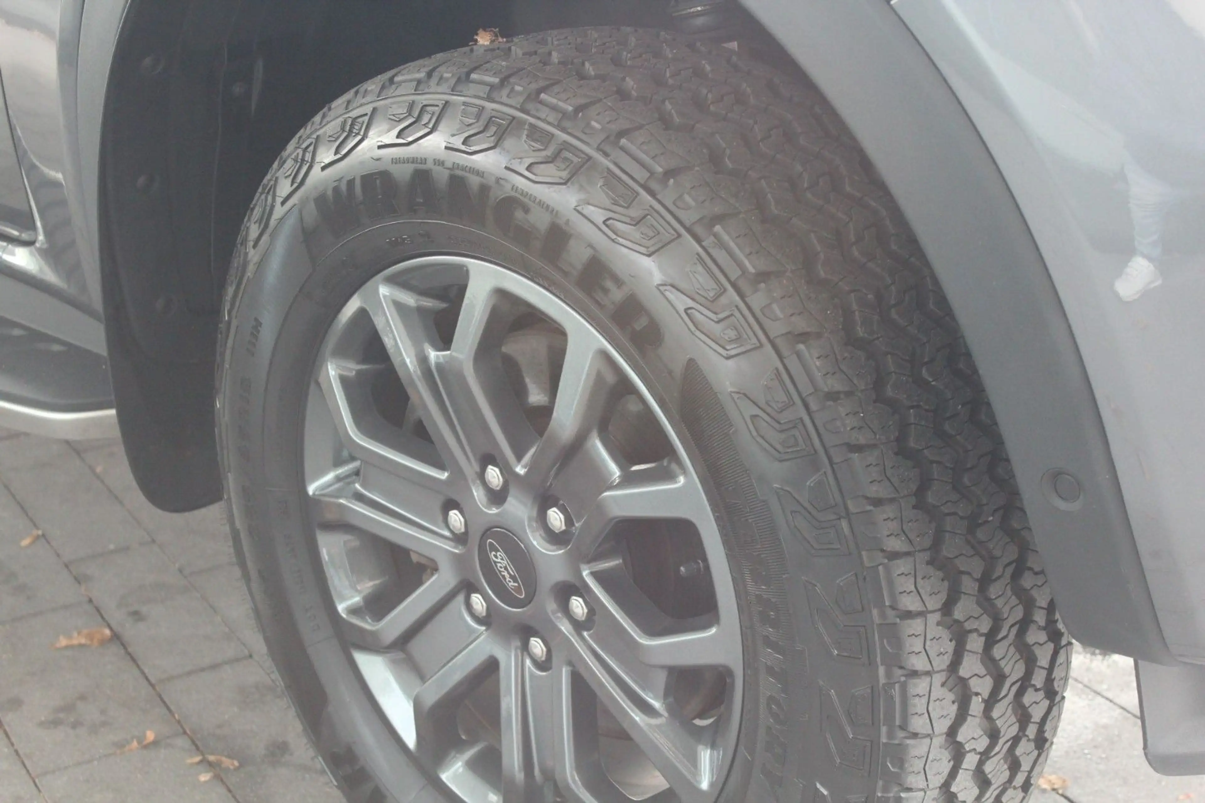 Ford Ranger Wildtrak 4x4 Doppelkabine mit Hardtop — photo 3