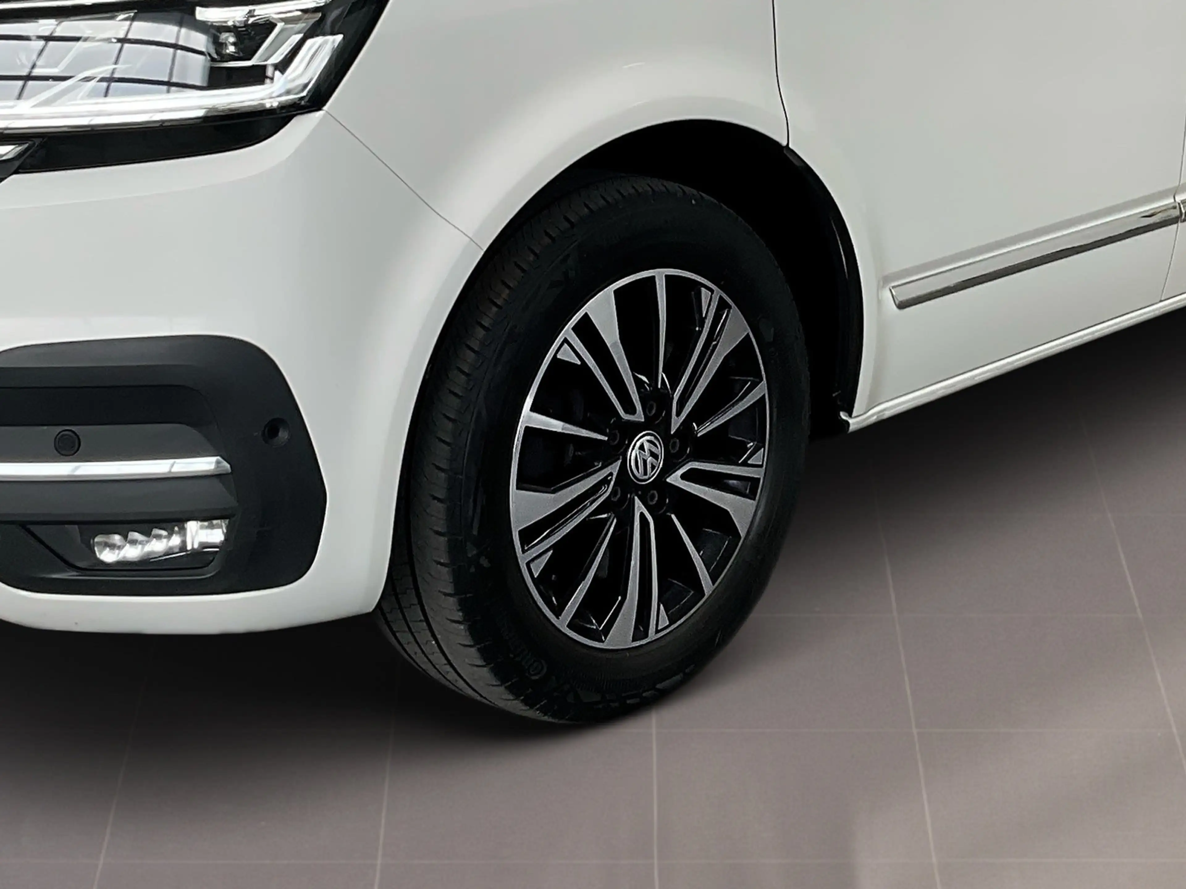 Volkswagen T6.1 Multivan HIGHLINE 2.0TDI 204PS DSG 4M ACC.AHK.KAMERA.NAVI+V — photo 7