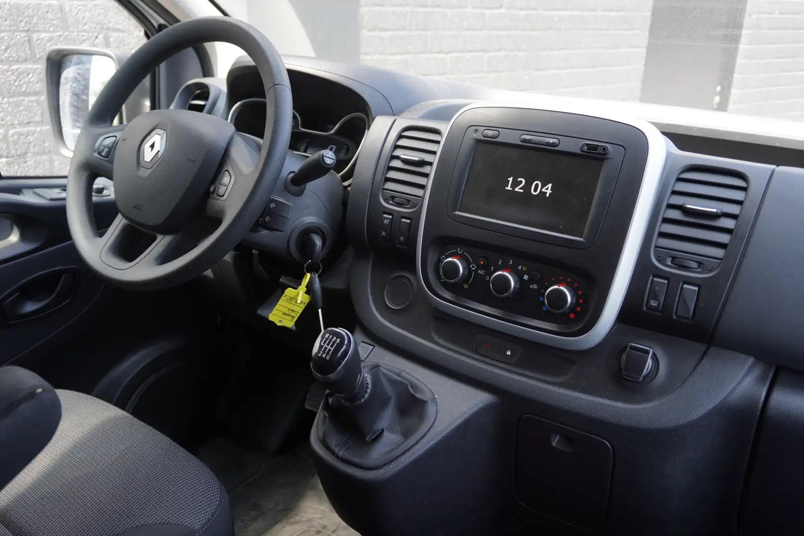Renault Trafic 2.0 dCi 120PK L2 Dubbel Cabine EURO 6 - Airco - Na Wit - 2