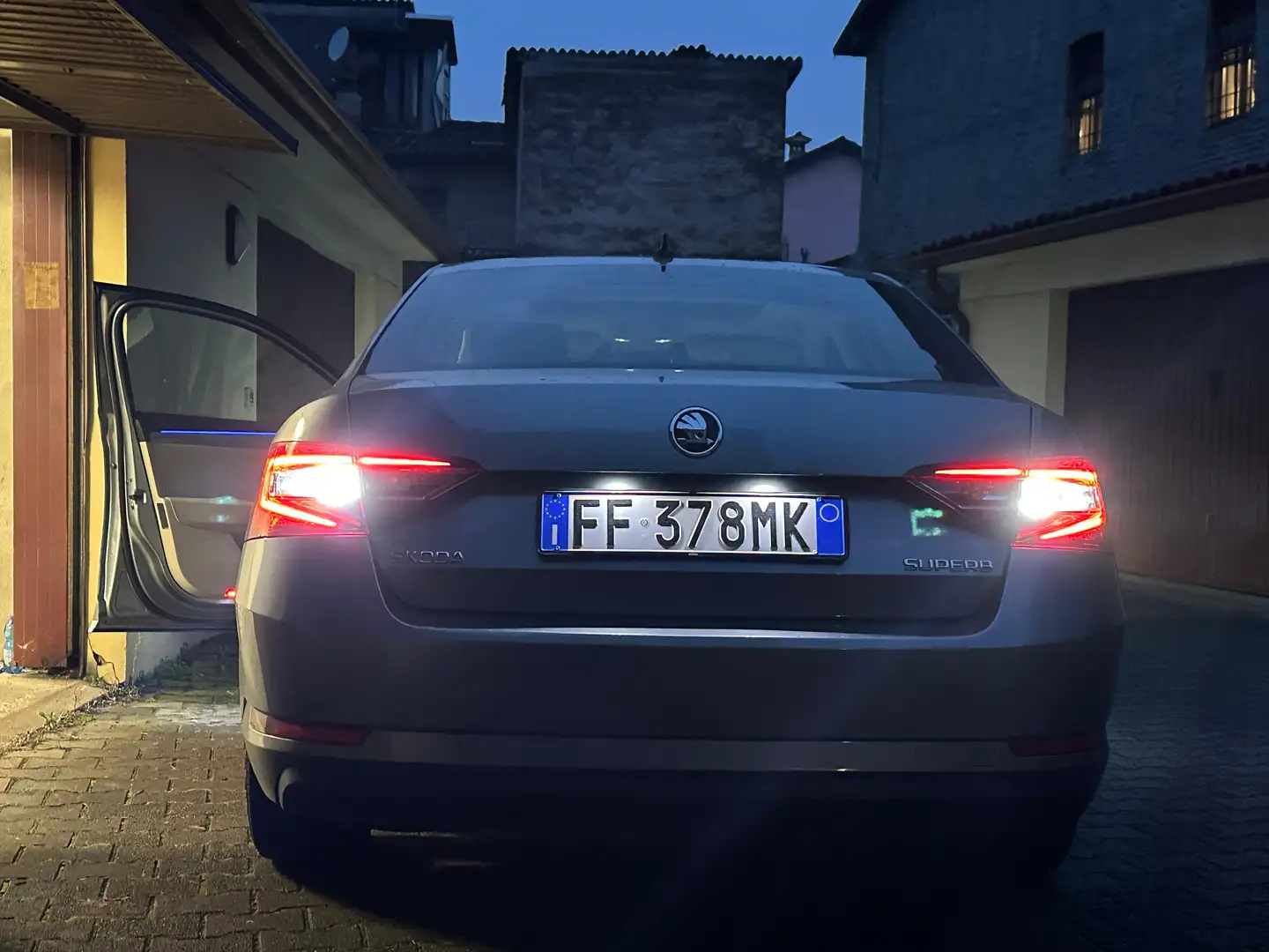 Skoda Superb Superb 2.0 tdi Ambition 150cv dsg - 2