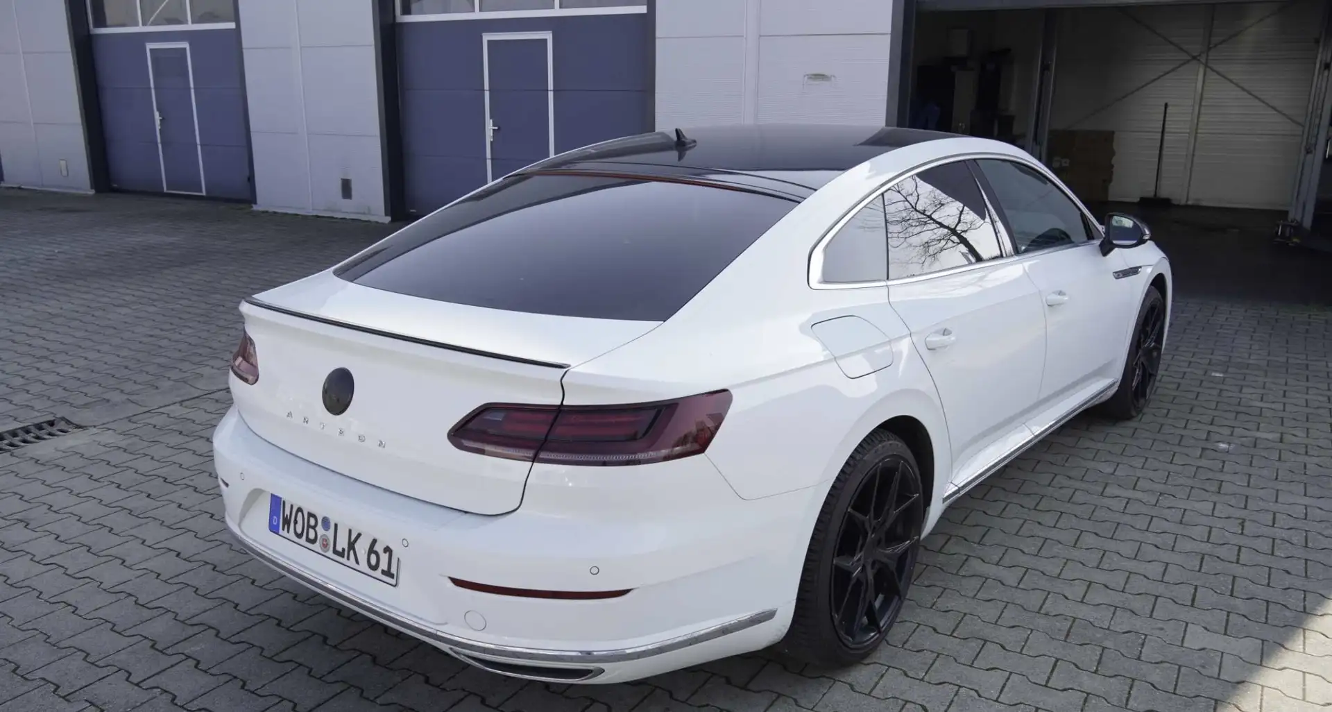Volkswagen Arteon R-Line „Black Edition“ Blanc - 1