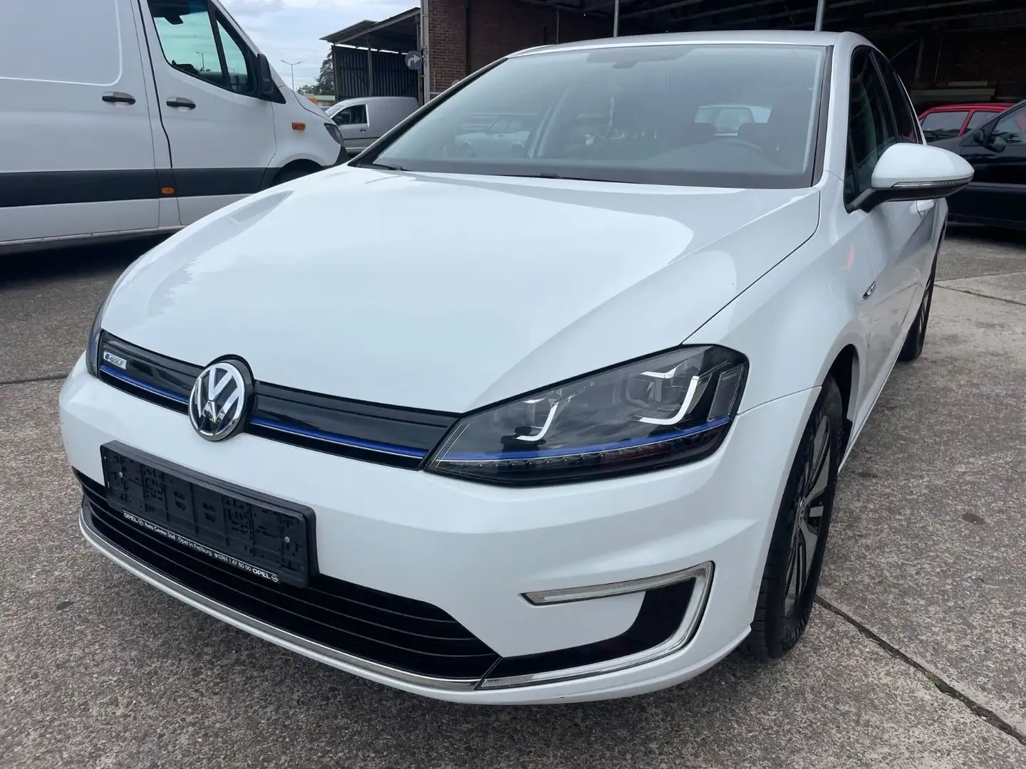 Volkswagen Golf VII Lim. e-Golf/NAVI/KLIMAAUTOMATIK/CCS Weiß - 1