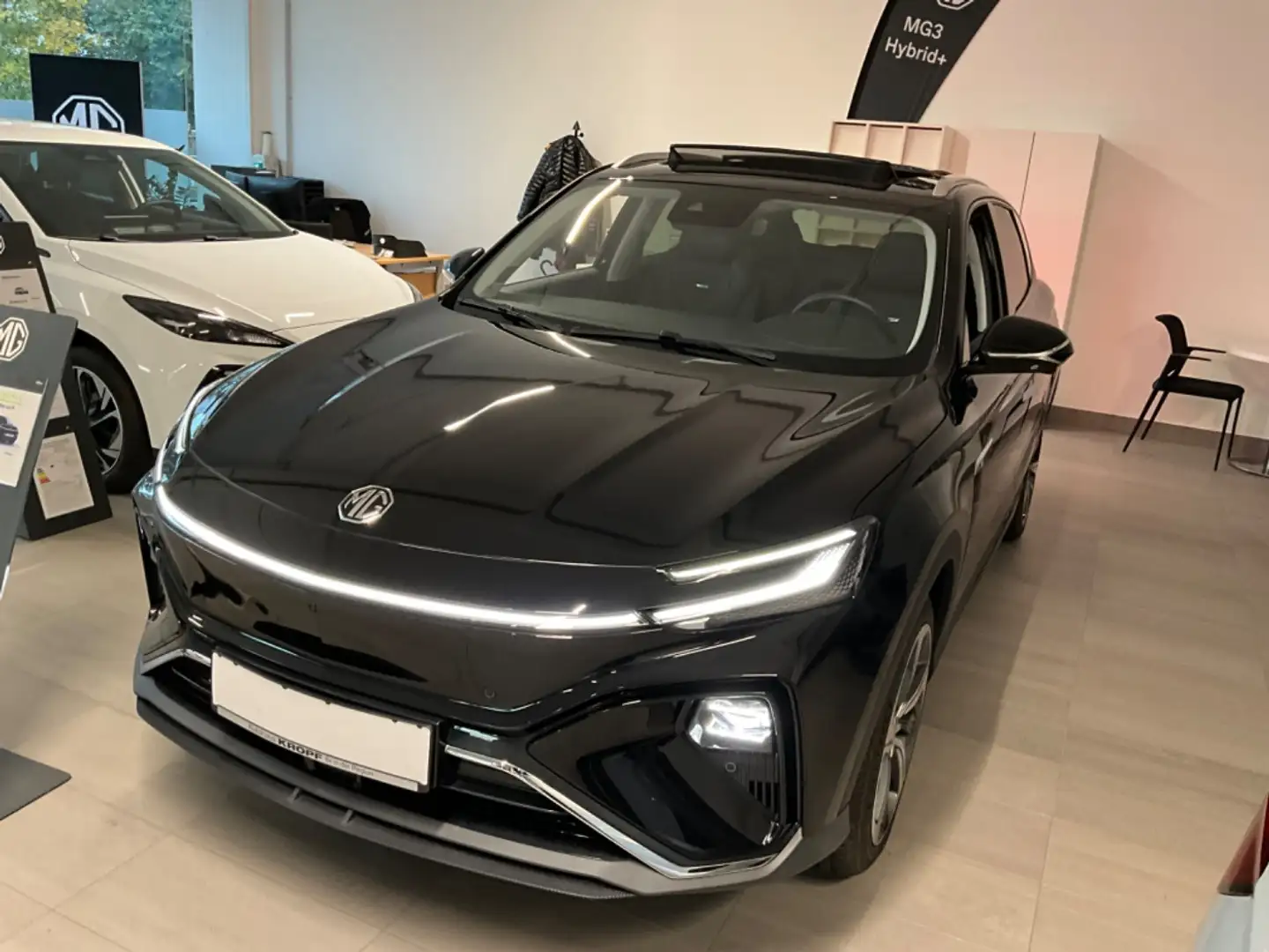 MG Marvel R PERFORMANCE 360 Kam, SHZ, Klima, Schwarz - 2