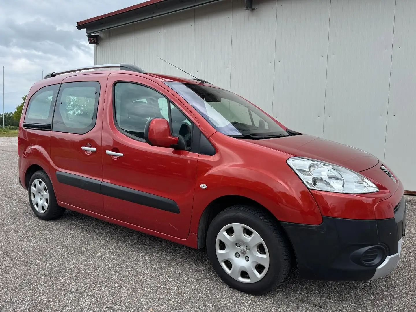 Peugeot Partner Tendance *1.HAND*AHK*KLIMA*8-FACH* Orange - 2