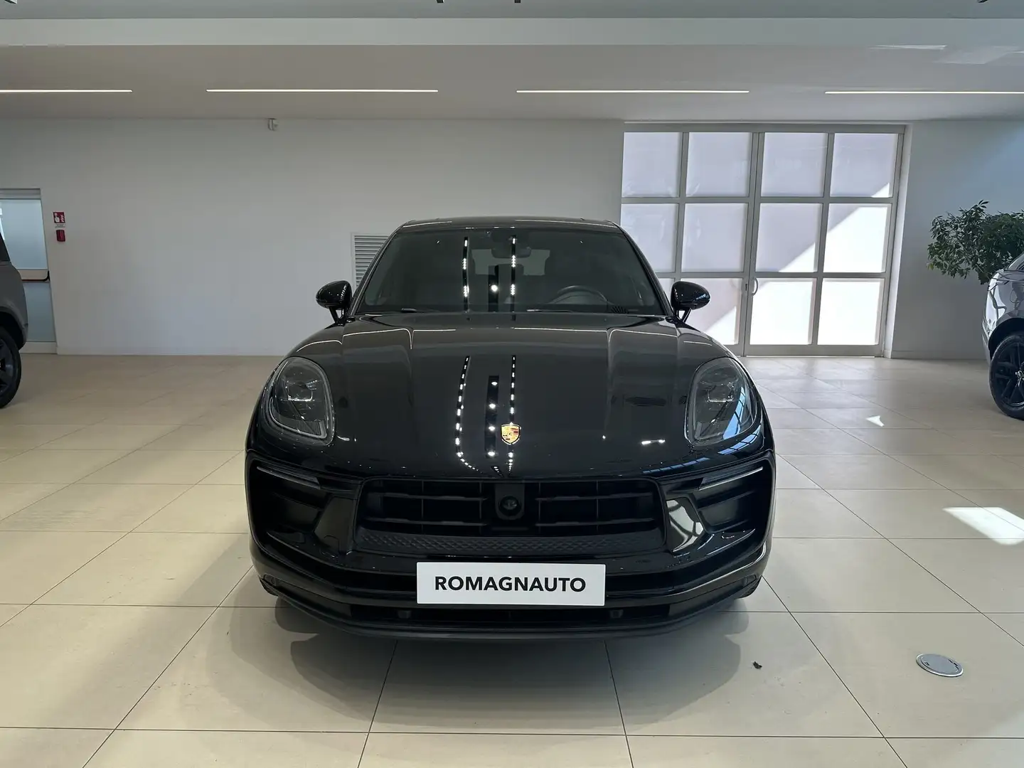 Porsche Macan 2.0 265CV PDK AUT Nero - 2