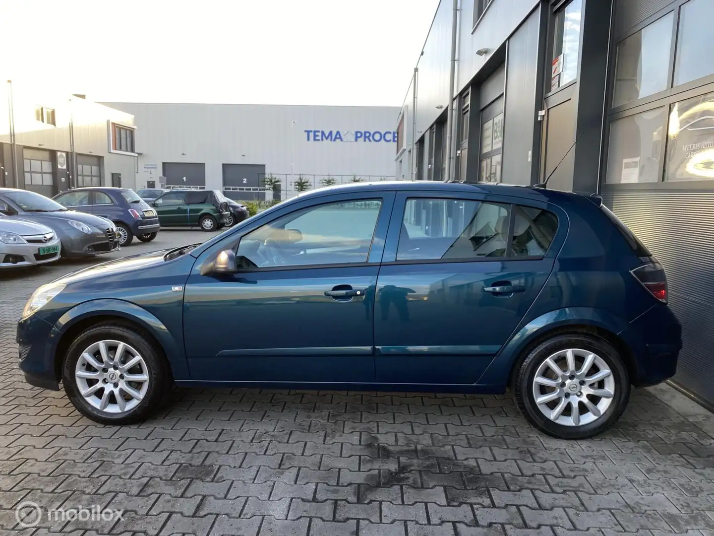 Opel Astra 1.6 Temptation |NAVI|AIRCO|TREKHAAK|PDC|CRUISE| Groen - 2