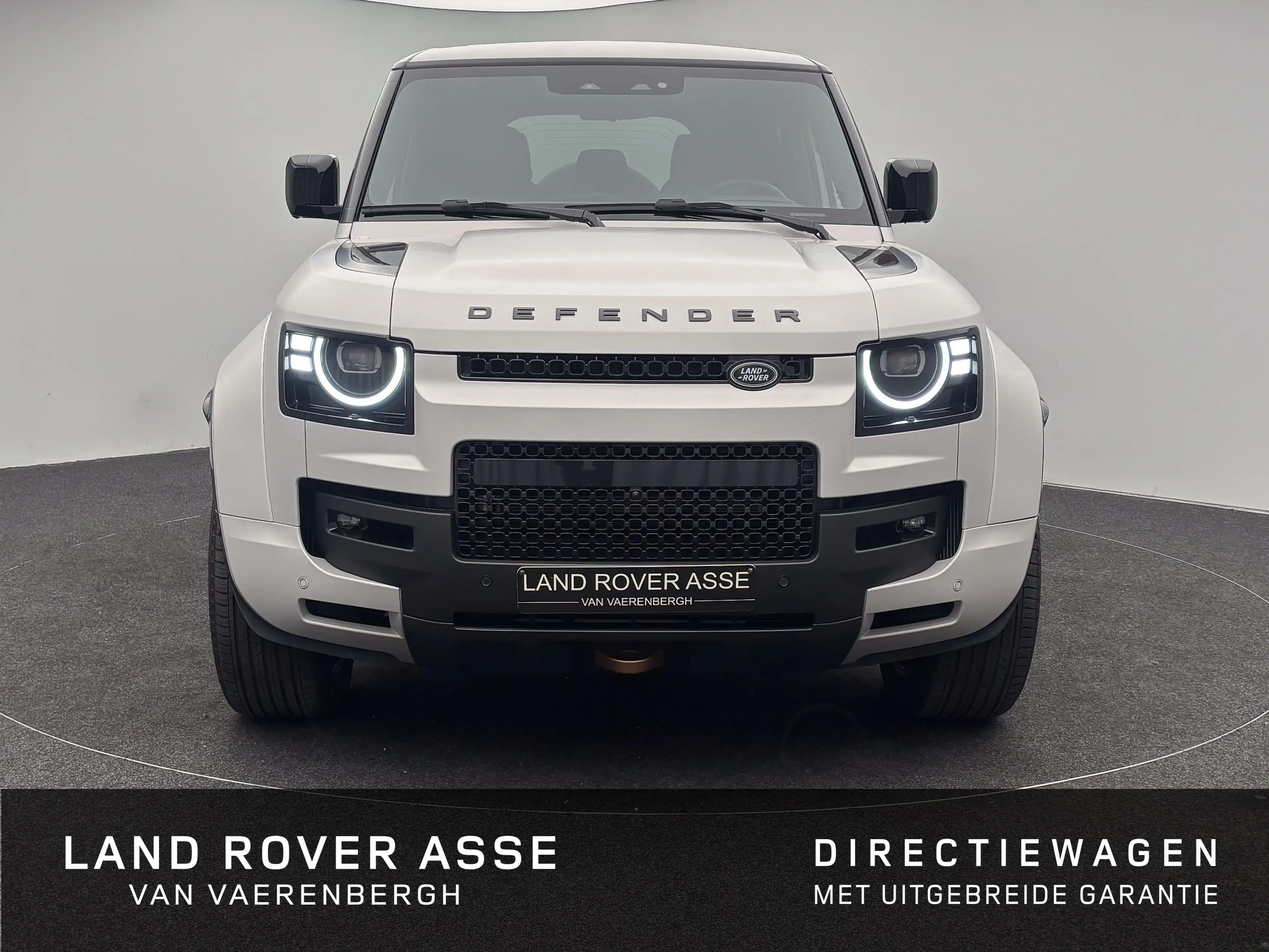 Land Rover Defender 110 P635 OCTA AWD Auto. 26MY — photo 8
