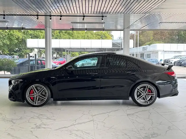 Mercedes-Benz Cla view 3