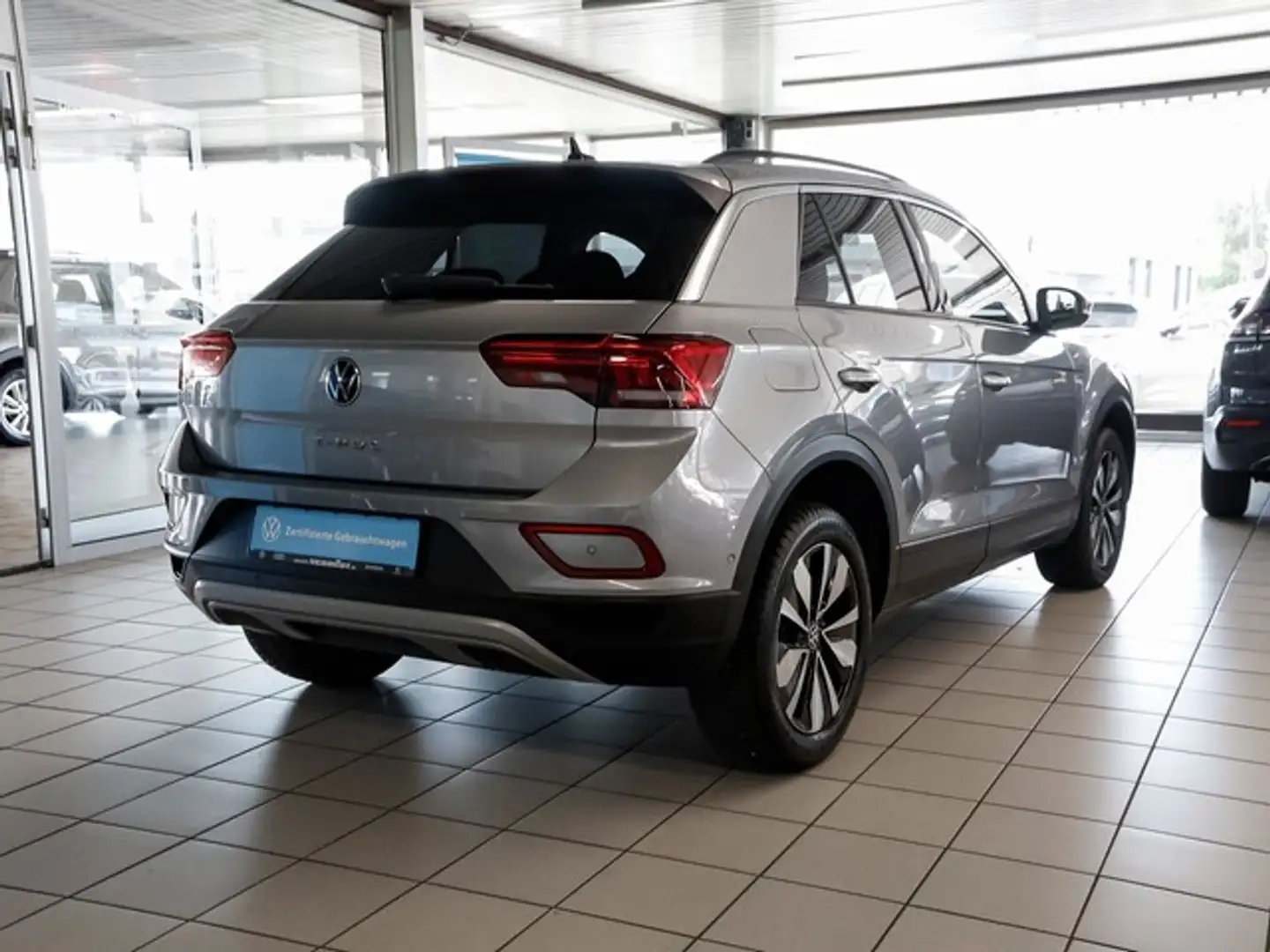 Volkswagen T-Roc 1,5 TSI Move LED R-Kamera ACC NaviMedia 17" Grau - 2