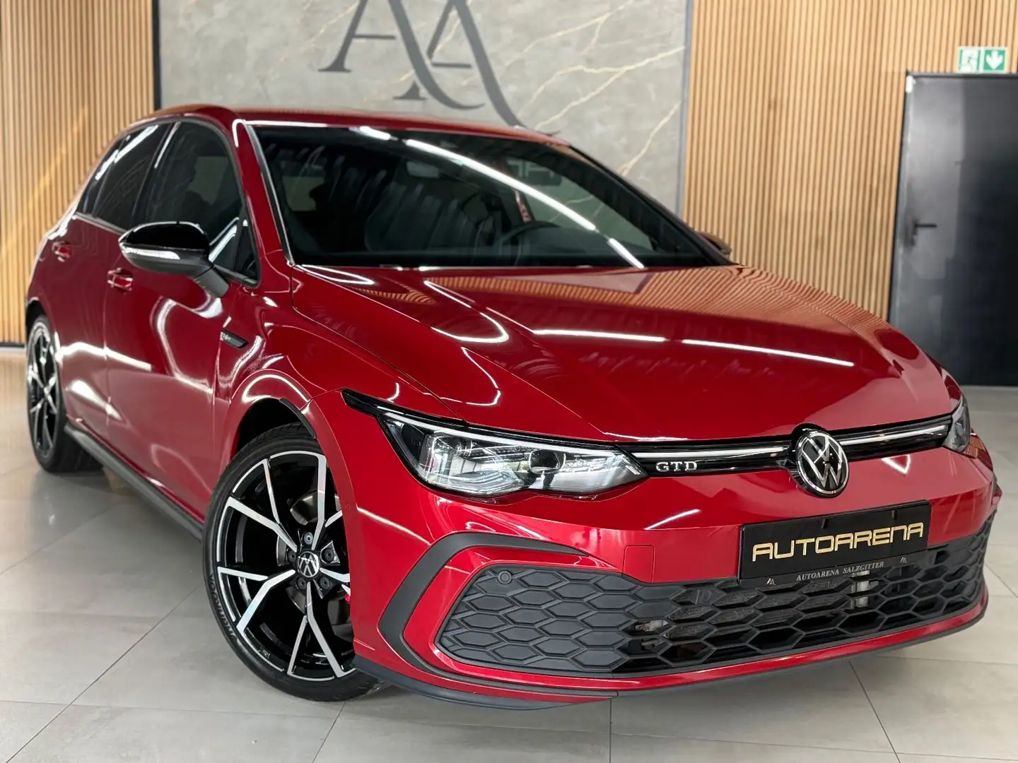 Volkswagen Golf 8 GTD 2.0 TDI*NAVI*LED*BLACKSTYLE* Rot - 1