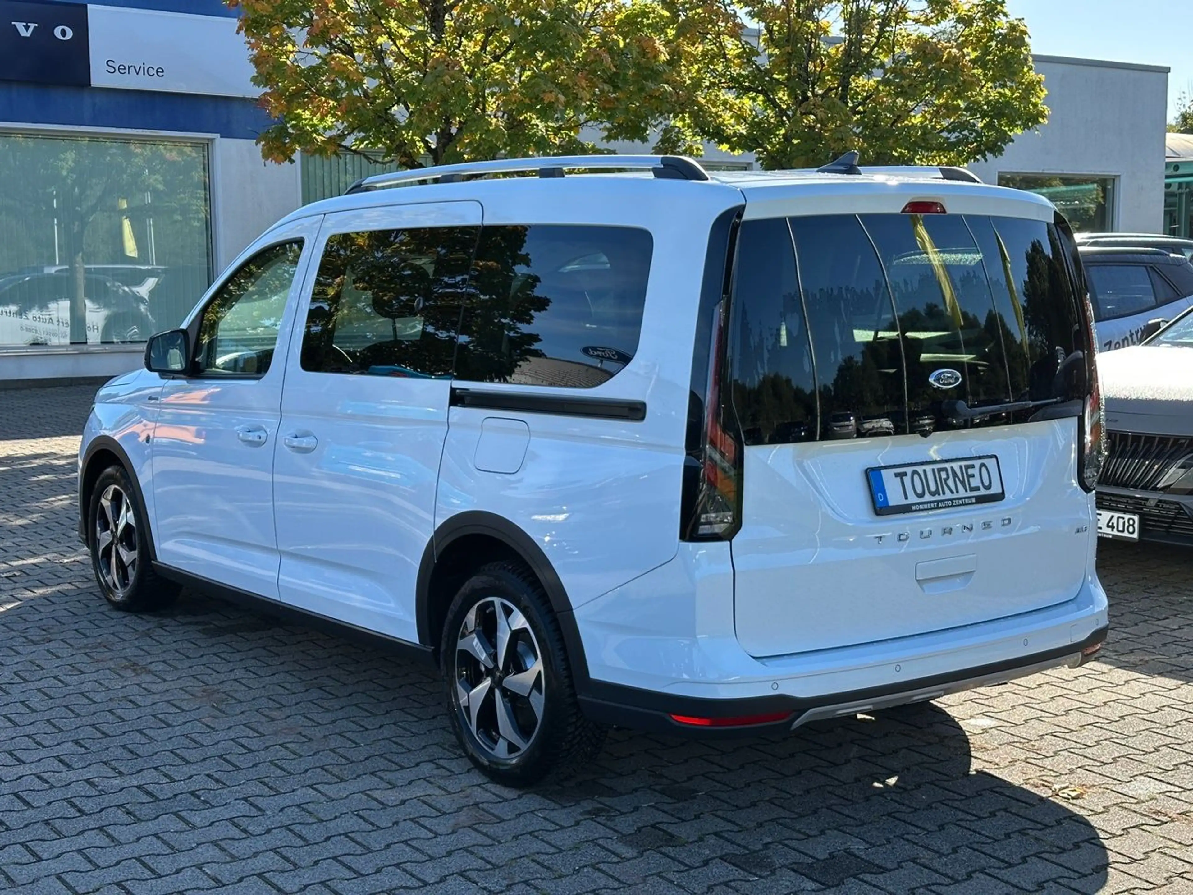 Ford Tourneo Connect L2 Active *AHK*Navi*7Sitze* — photo 9