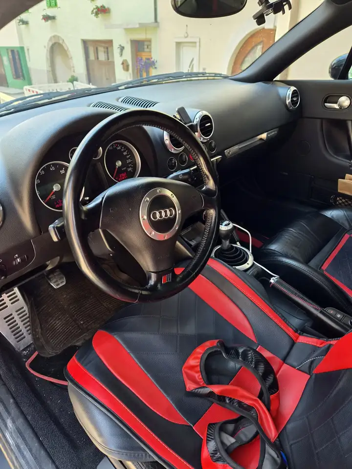 Audi TT 1.8t quattro, foto 11