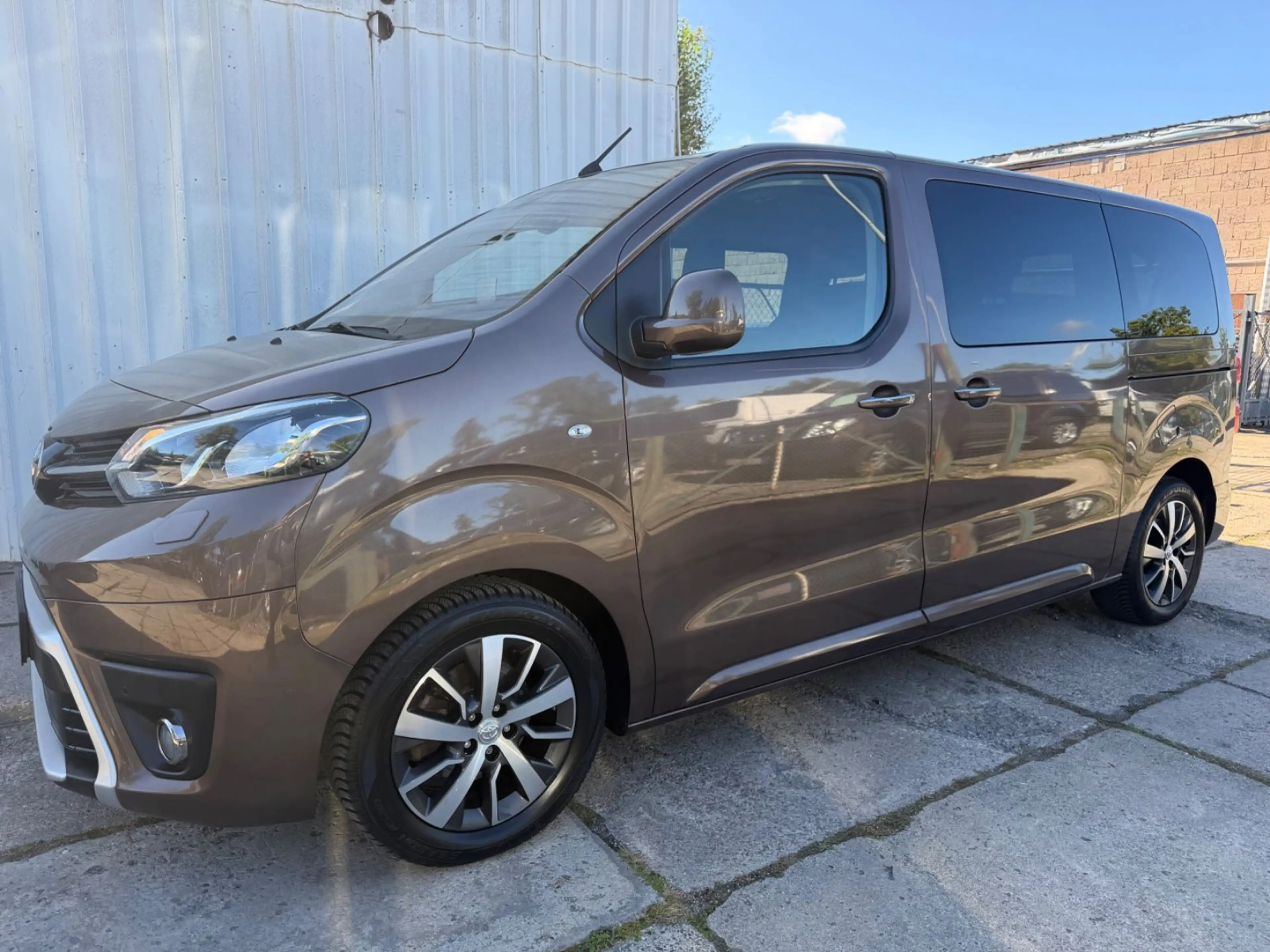 Toyota Proace Family Comfort*8 SITZE*SCHECKHEFT*AHK*HUD — photo 2