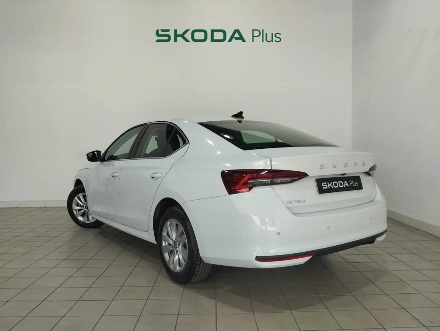 Skoda Octavia 1.5 TSI MHEV Selection DSG7 110kW Blanco - 2
