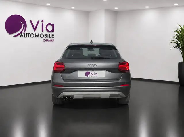 Audi Q2 view 6