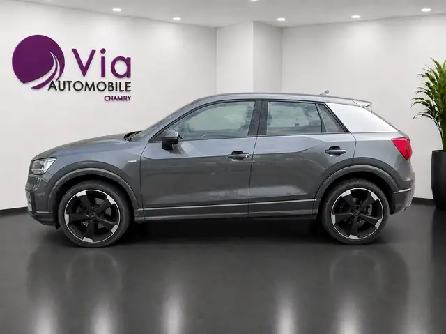 Audi Q2 view 8