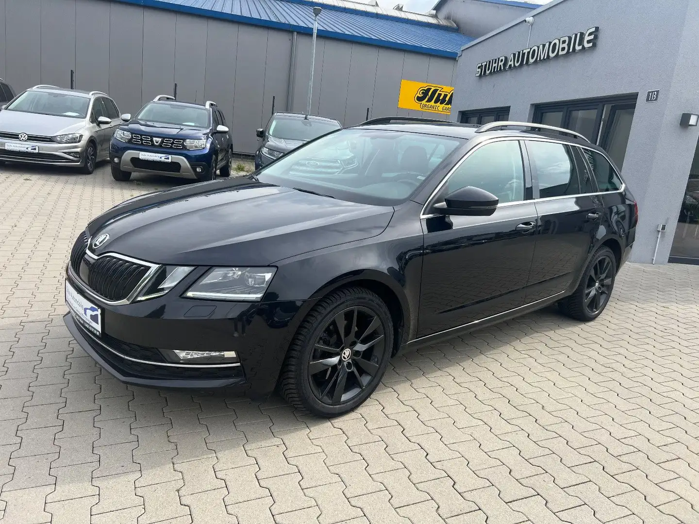 Skoda Octavia Combi Style 2.0 Aut. LED PDC Navi Schwarz - 1