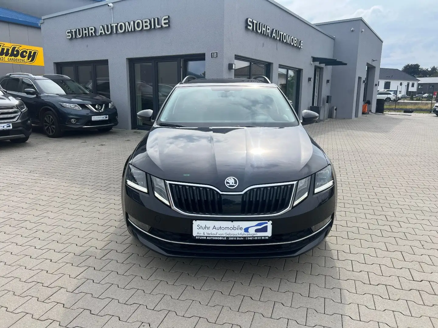 Skoda Octavia Combi Style 2.0 Aut. LED PDC Navi Schwarz - 2