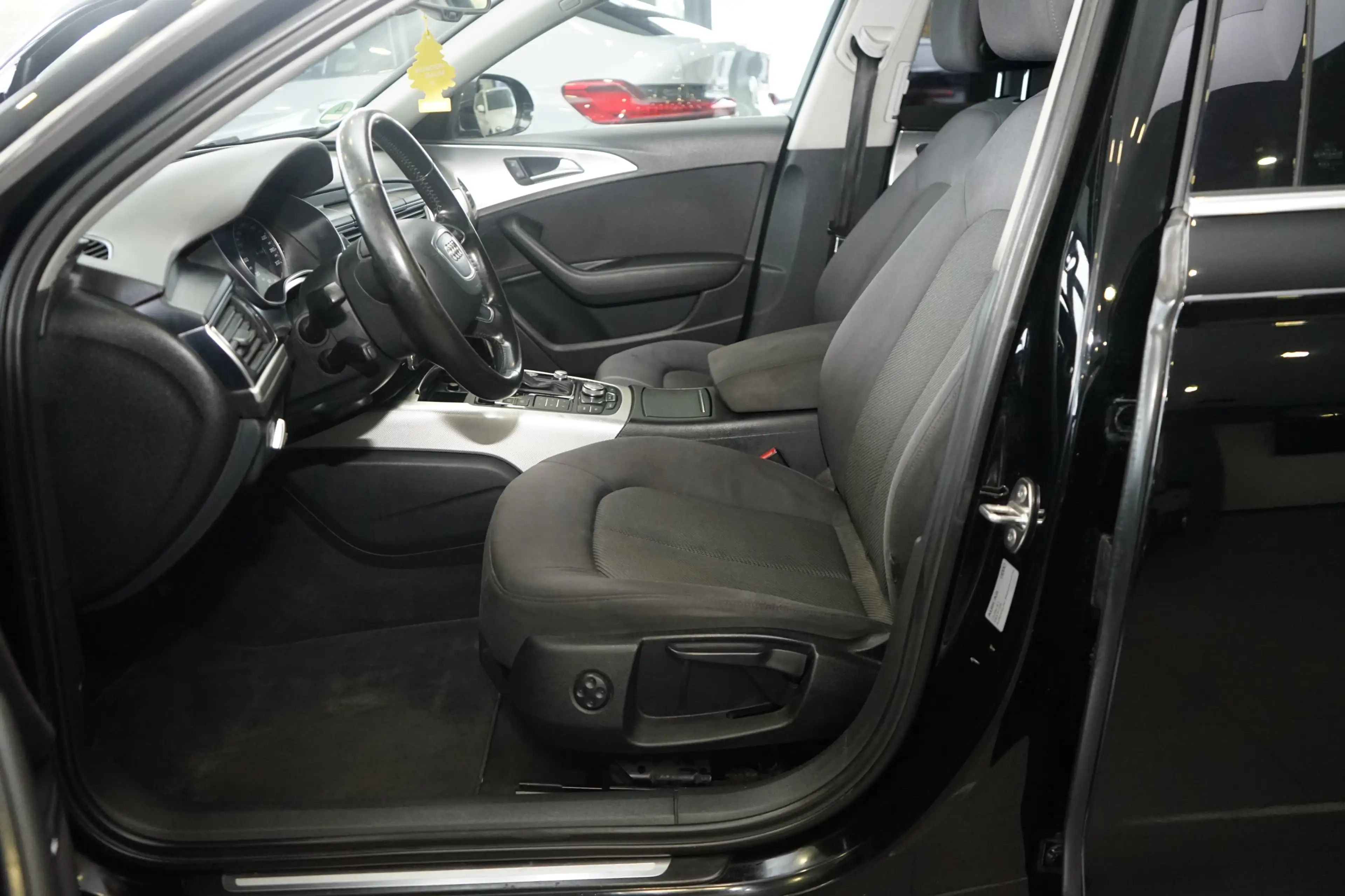 Audi A6 3.0 TDI quattro+NAVI+KAMERA+SUND SYS+PDC — photo 11