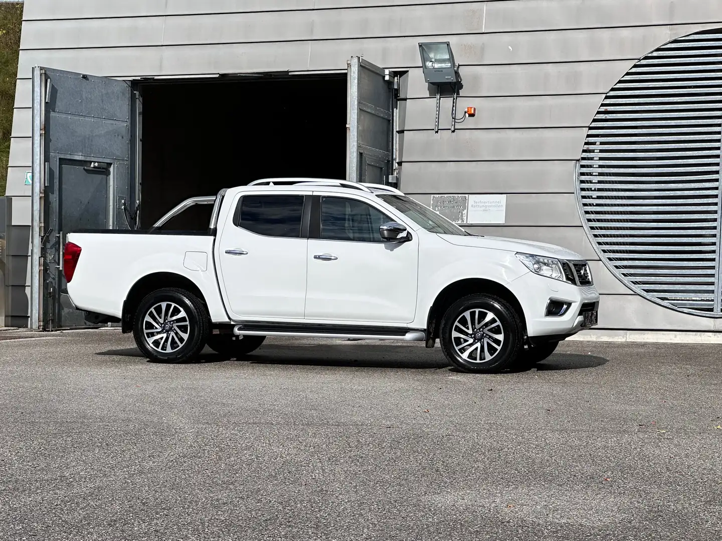 Nissan Navara Tekna Double Cab 4x4 / 3,5t AHK / Leder / Klima Weiß - 2