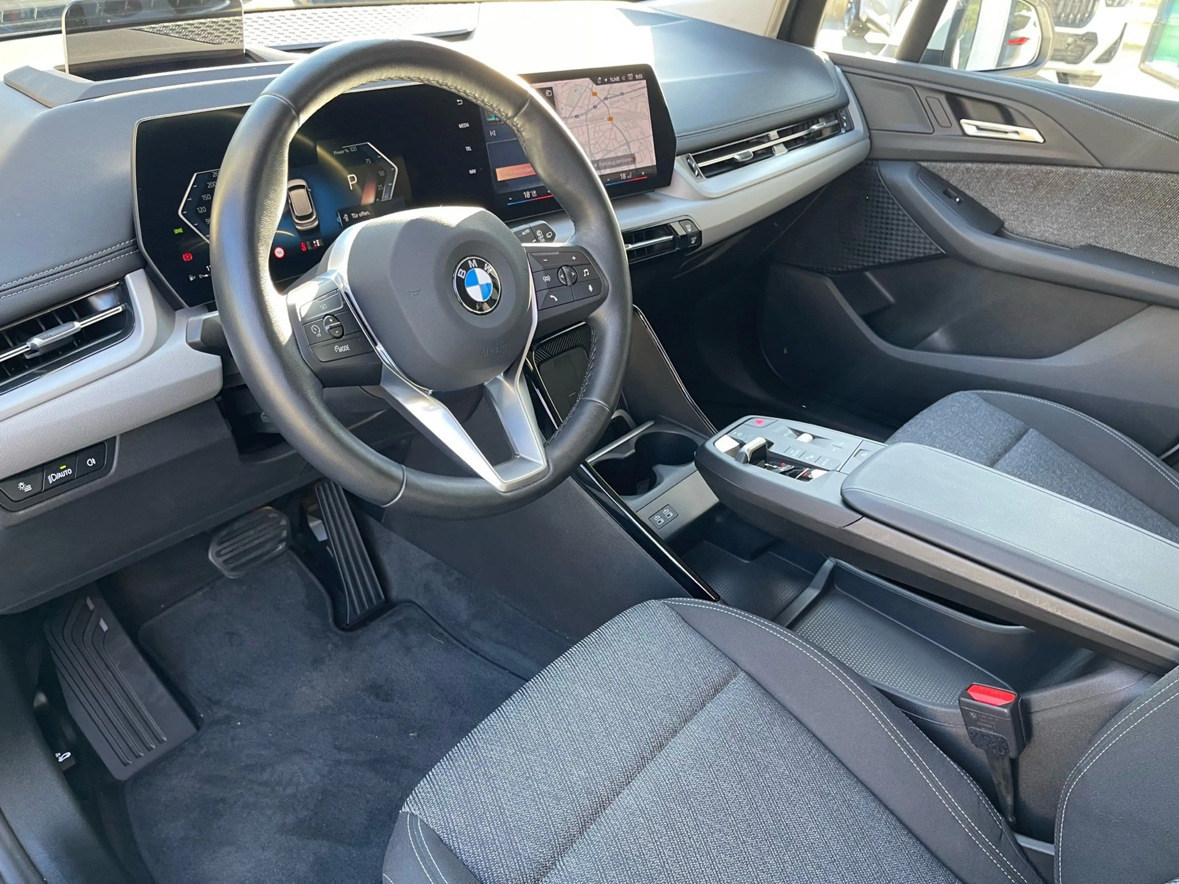 BMW 220 i Active Tourer || AHK adapt.LED Head-Up — photo 5