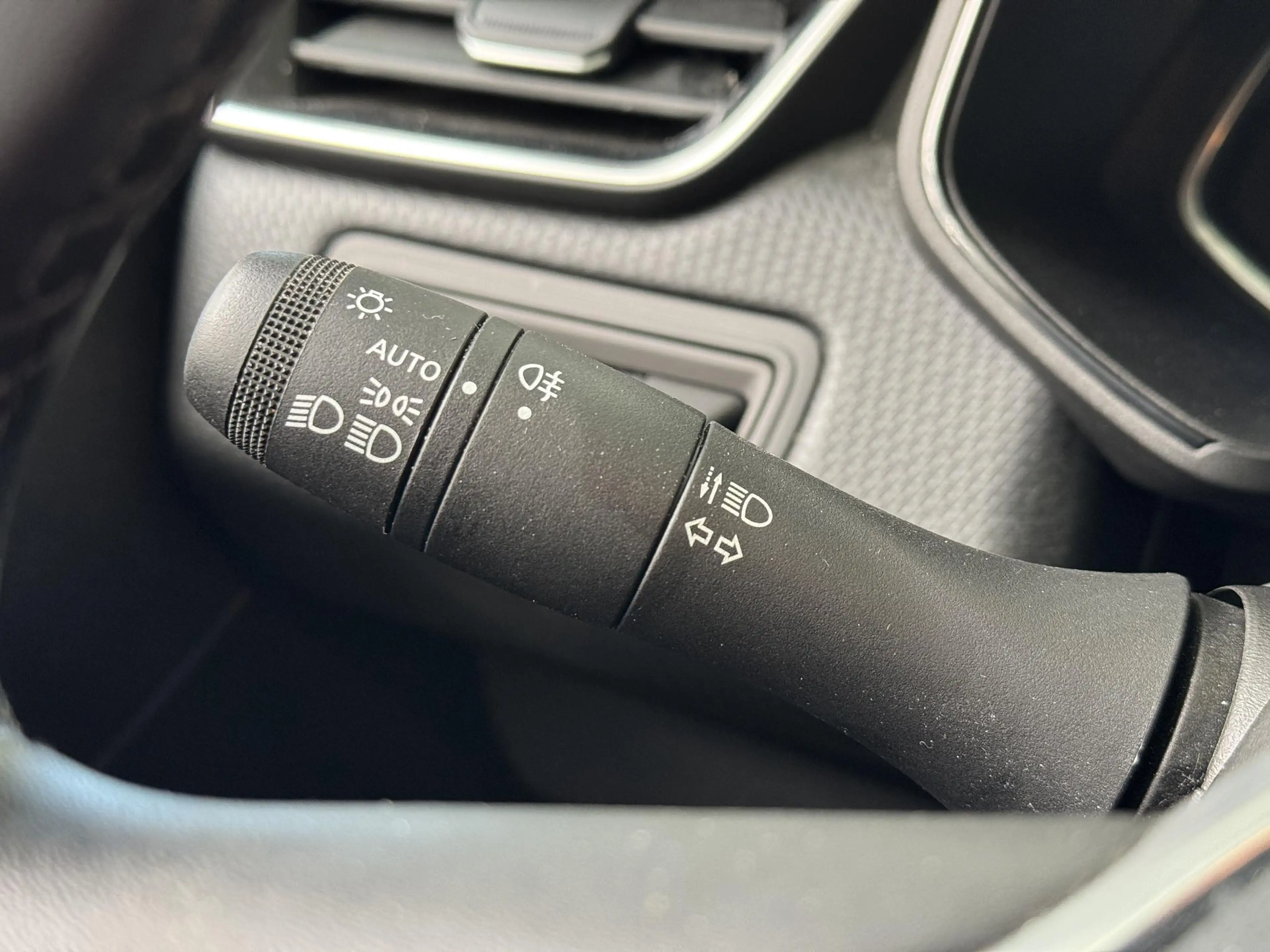 Renault Clio 1.6 E-Tech Hybrid 145 Equilibre | Apple CarPlay / — photo 17