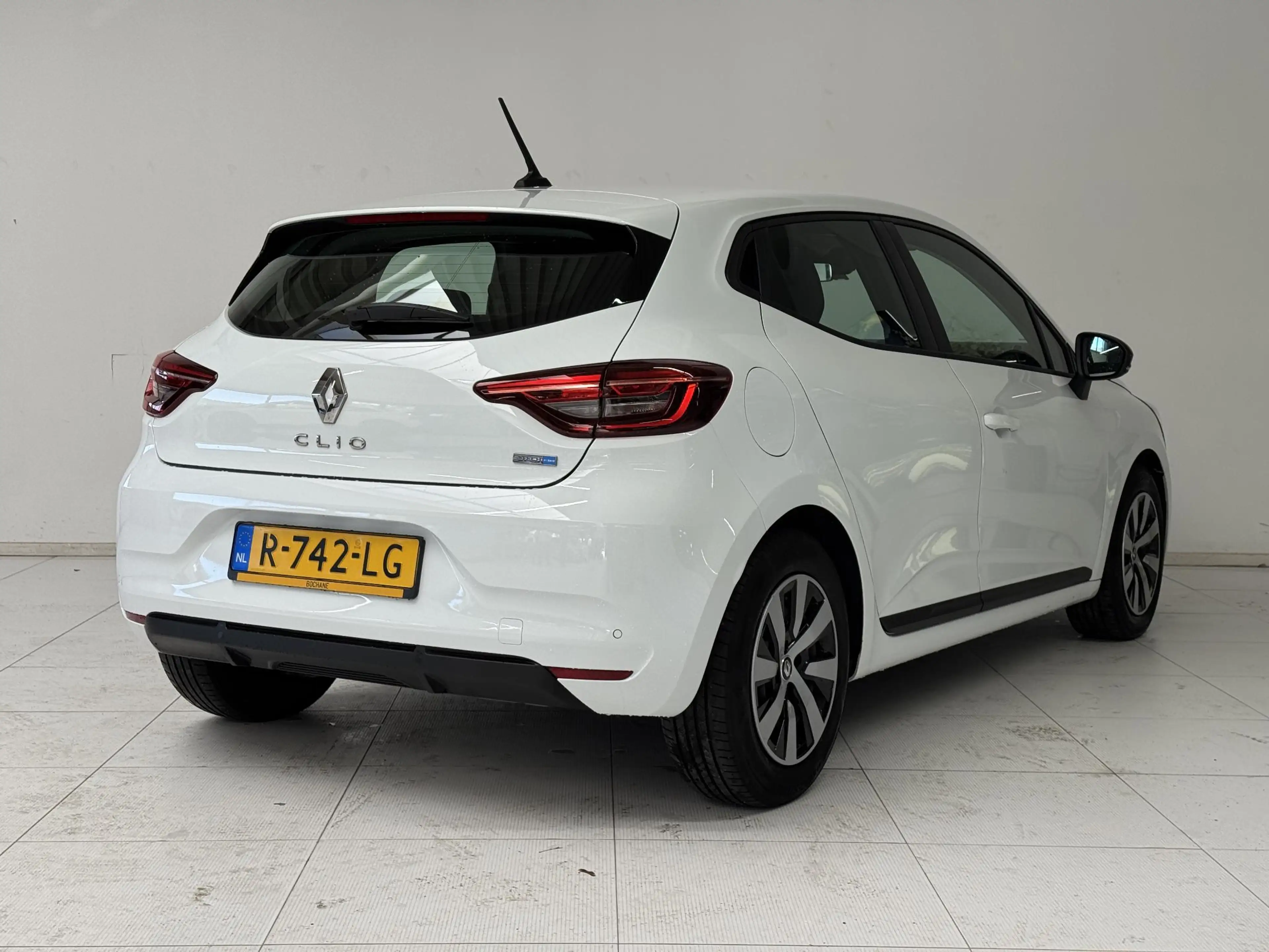 Renault Clio 1.6 E-Tech Hybrid 145 Equilibre | Apple CarPlay / — photo 2