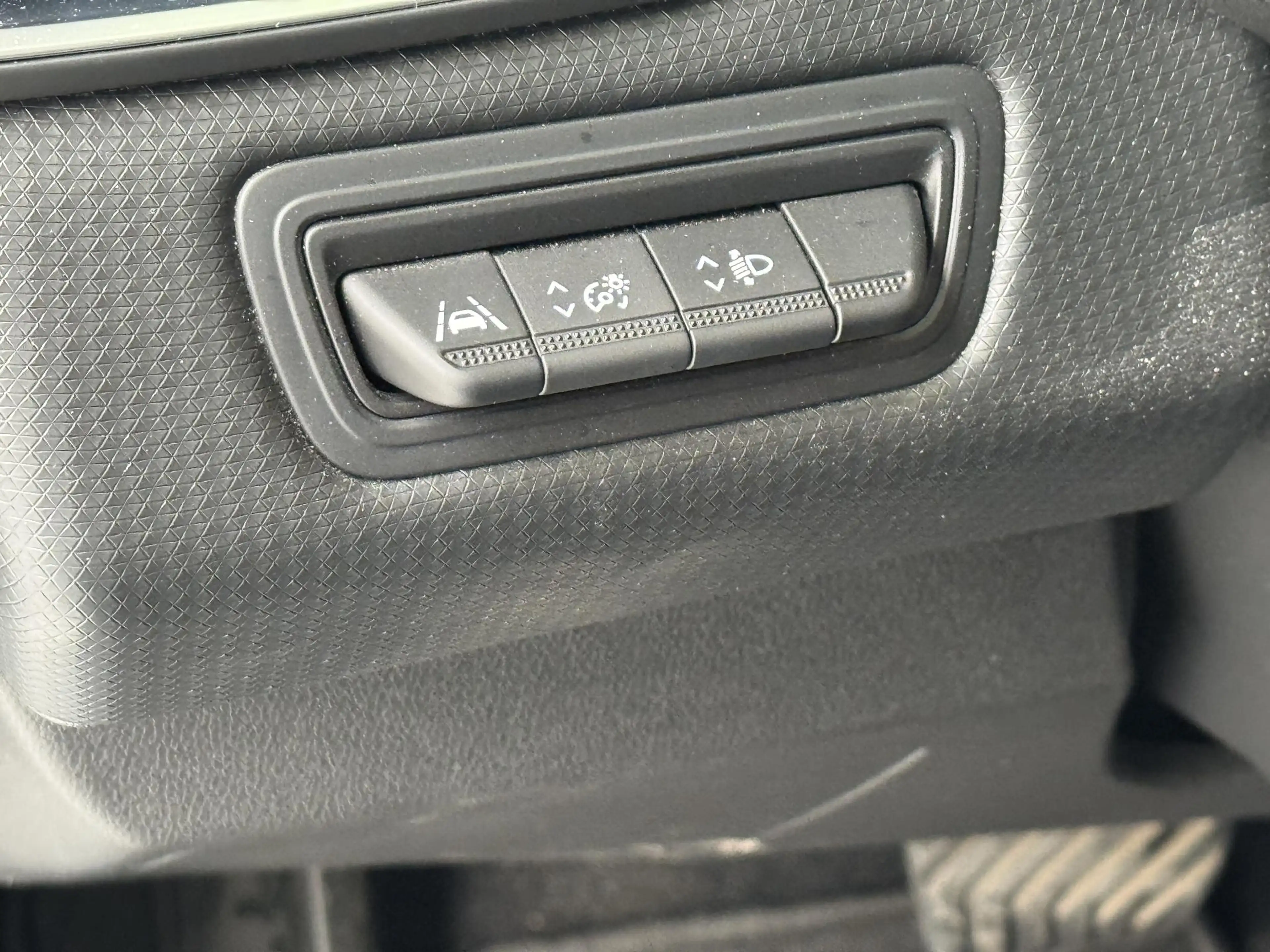 Renault Clio 1.6 E-Tech Hybrid 145 Equilibre | Apple CarPlay / — photo 32