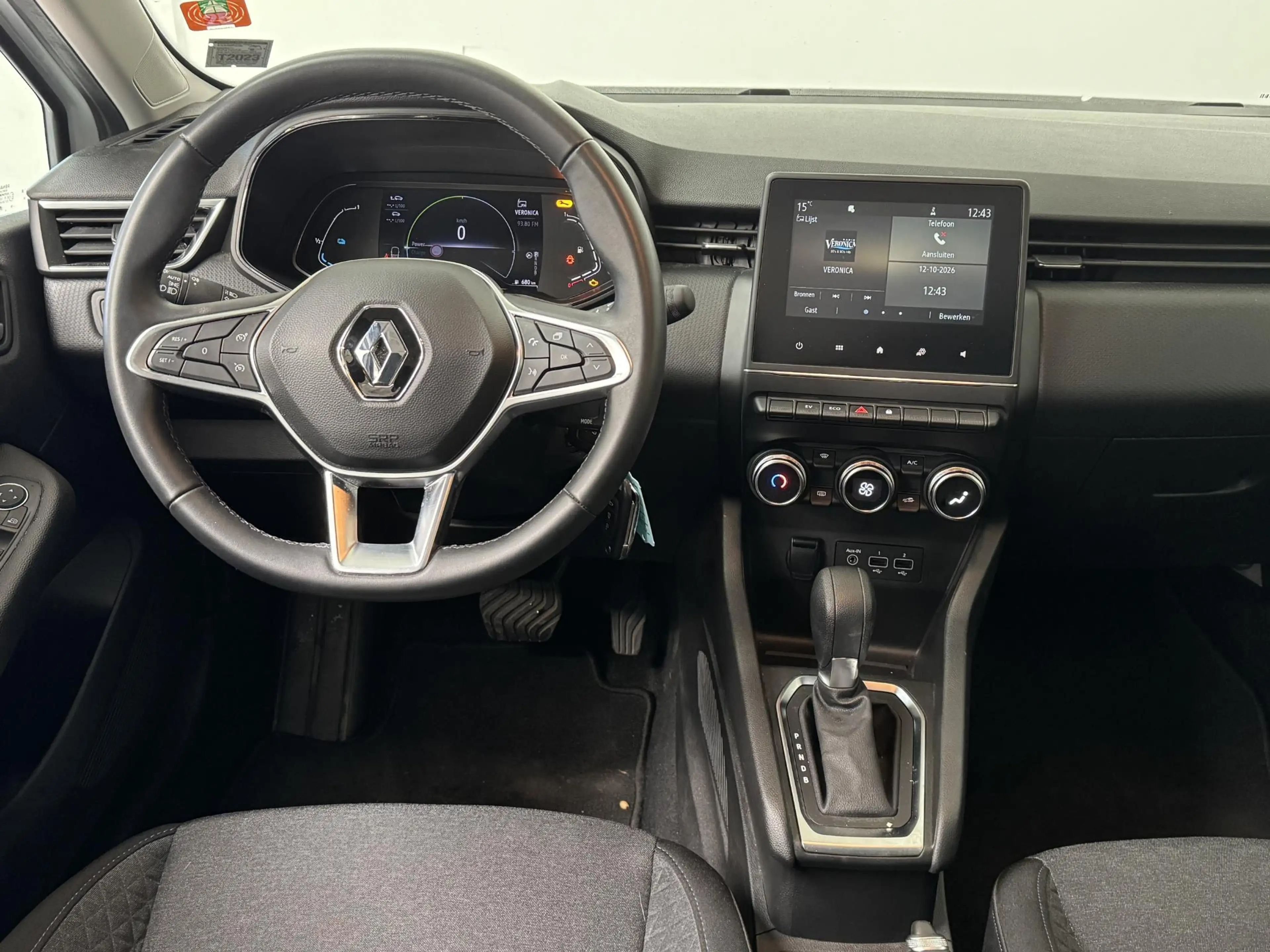 Renault Clio 1.6 E-Tech Hybrid 145 Equilibre | Apple CarPlay / — photo 10