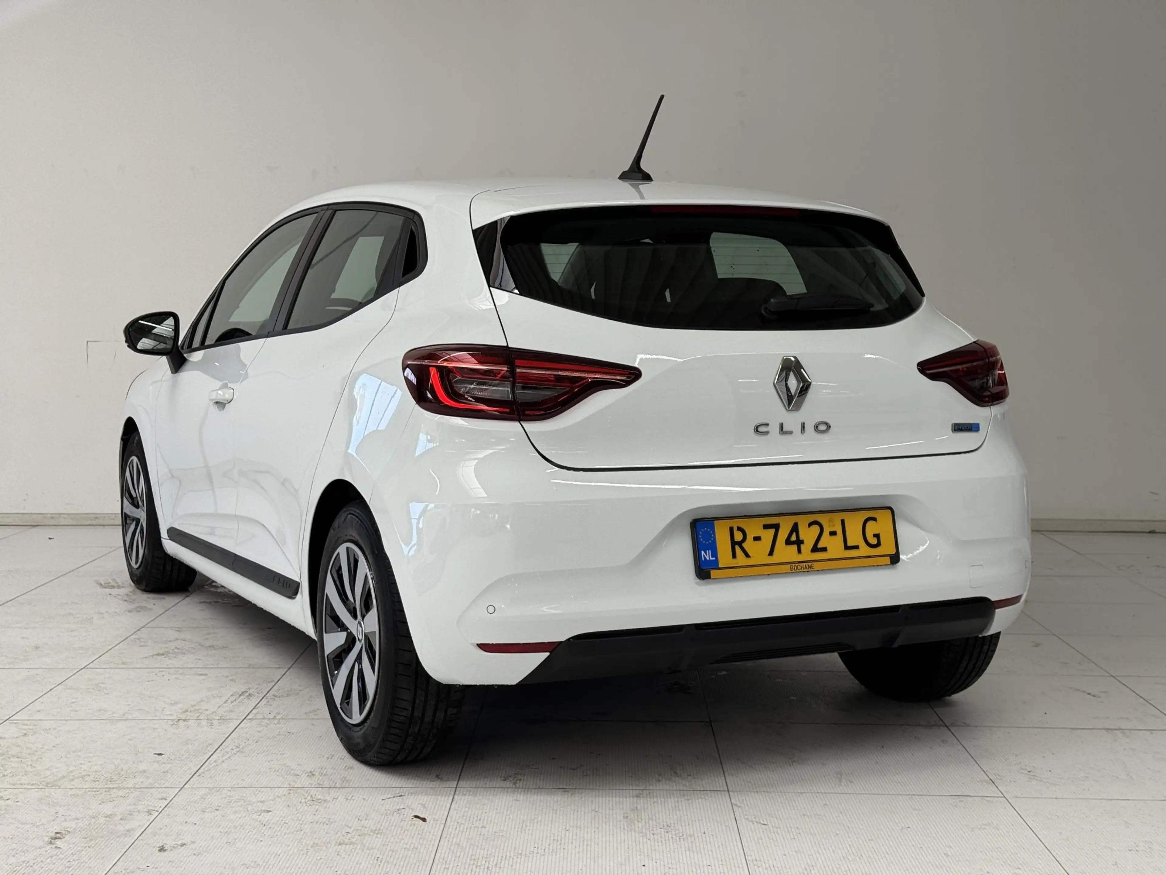 Renault Clio 1.6 E-Tech Hybrid 145 Equilibre | Apple CarPlay / — photo 6