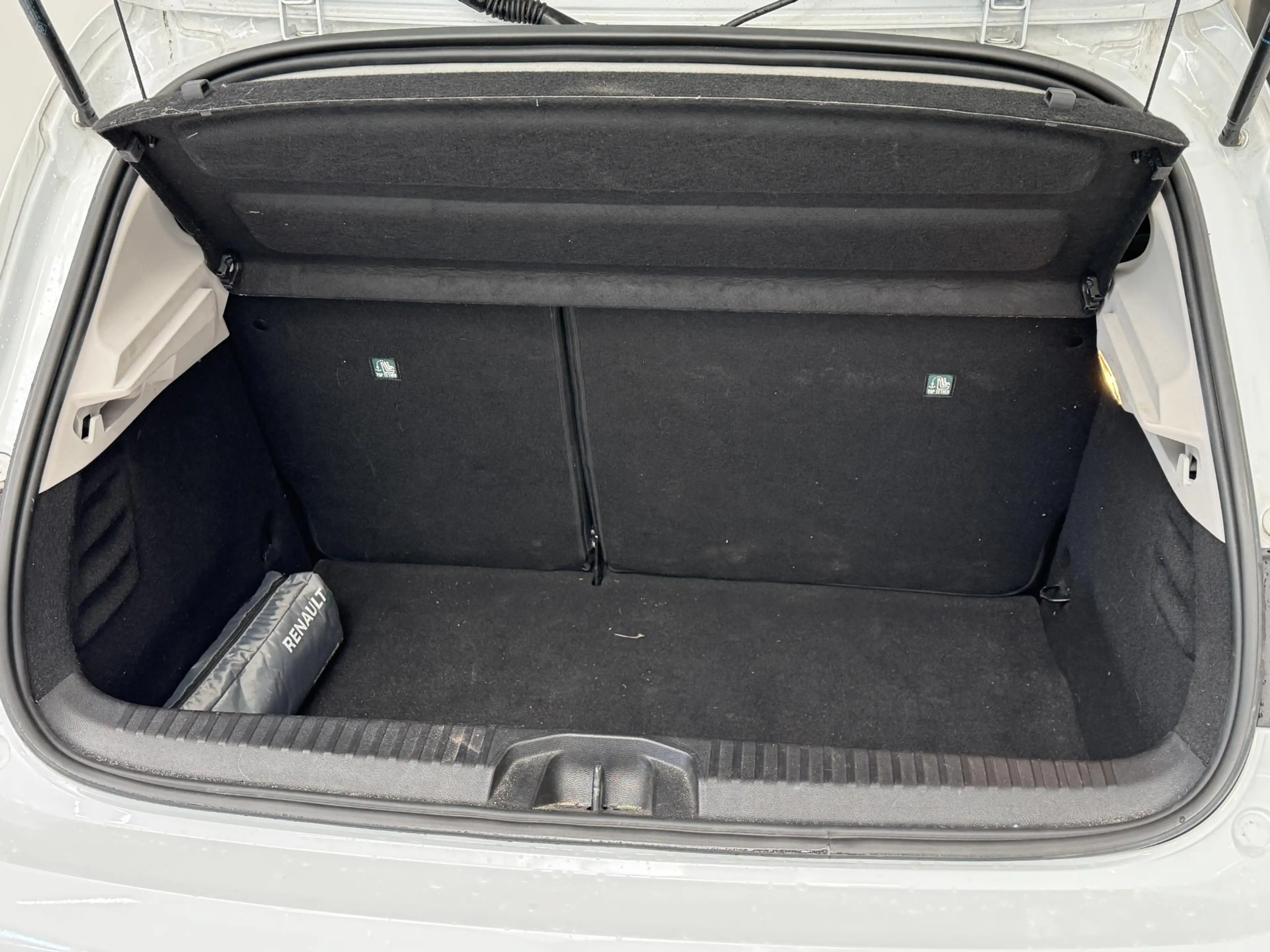 Renault Clio 1.6 E-Tech Hybrid 145 Equilibre | Apple CarPlay / — photo 9