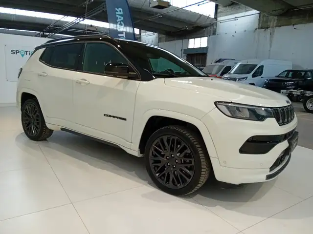 Jeep Compass view 3
