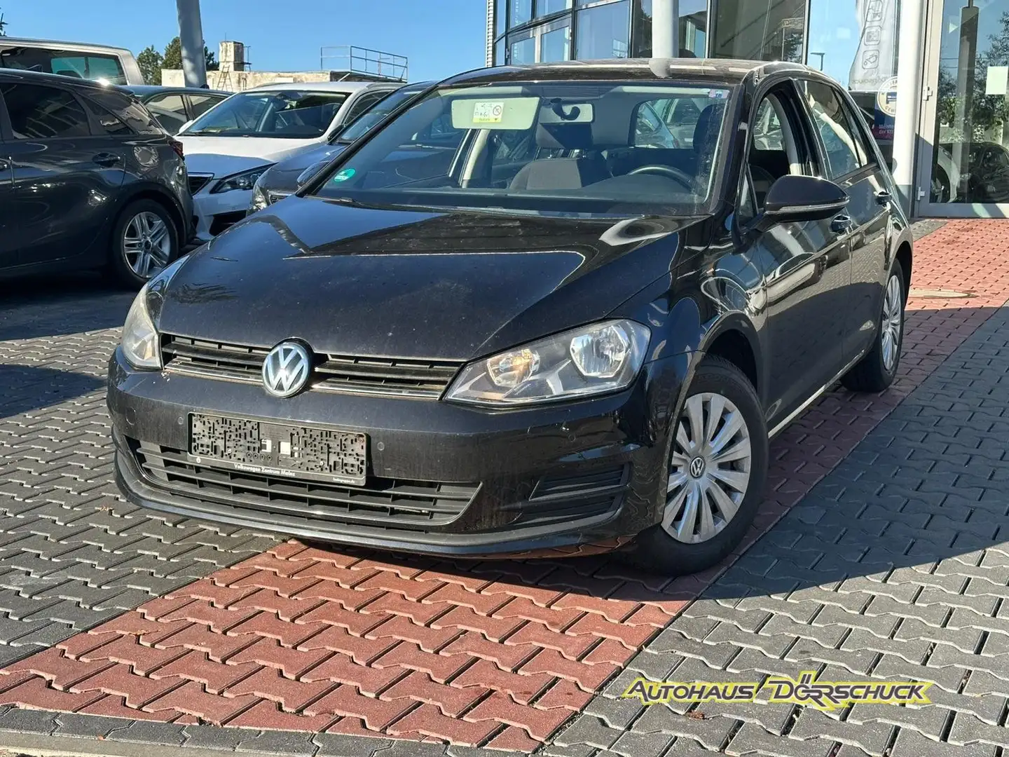 Volkswagen Golf VII 1.2 DSG PDC. Winterpaket. XDS. Touch. Zwart - 1