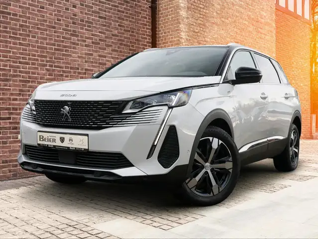 Peugeot 5008 view 2