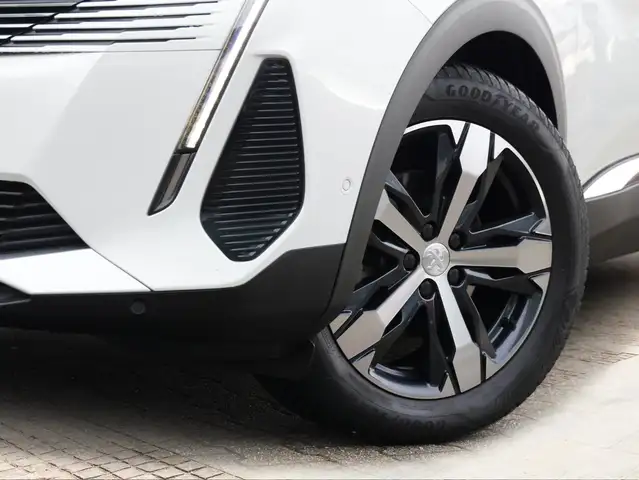 Peugeot 5008 view 5
